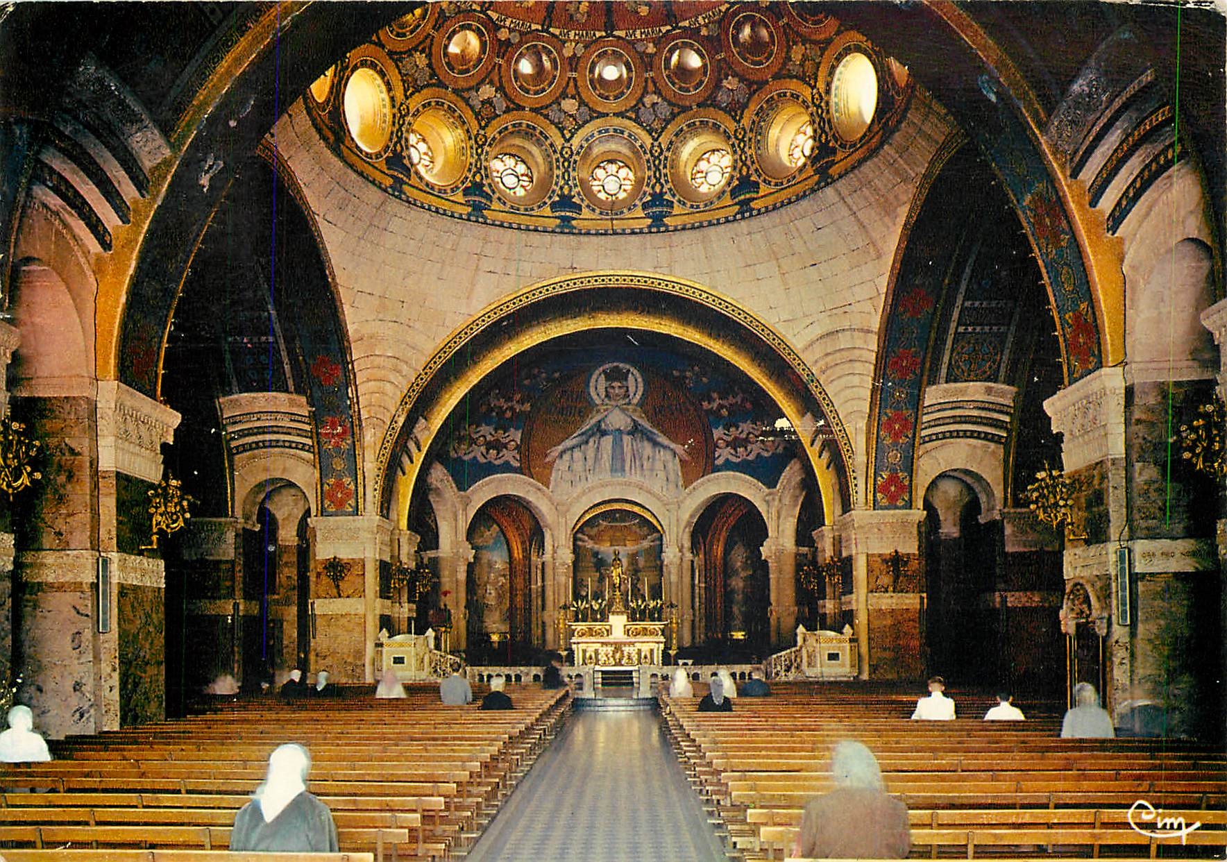 CPSM Lourdes (Htes Pyr) Interieur du Rosaire