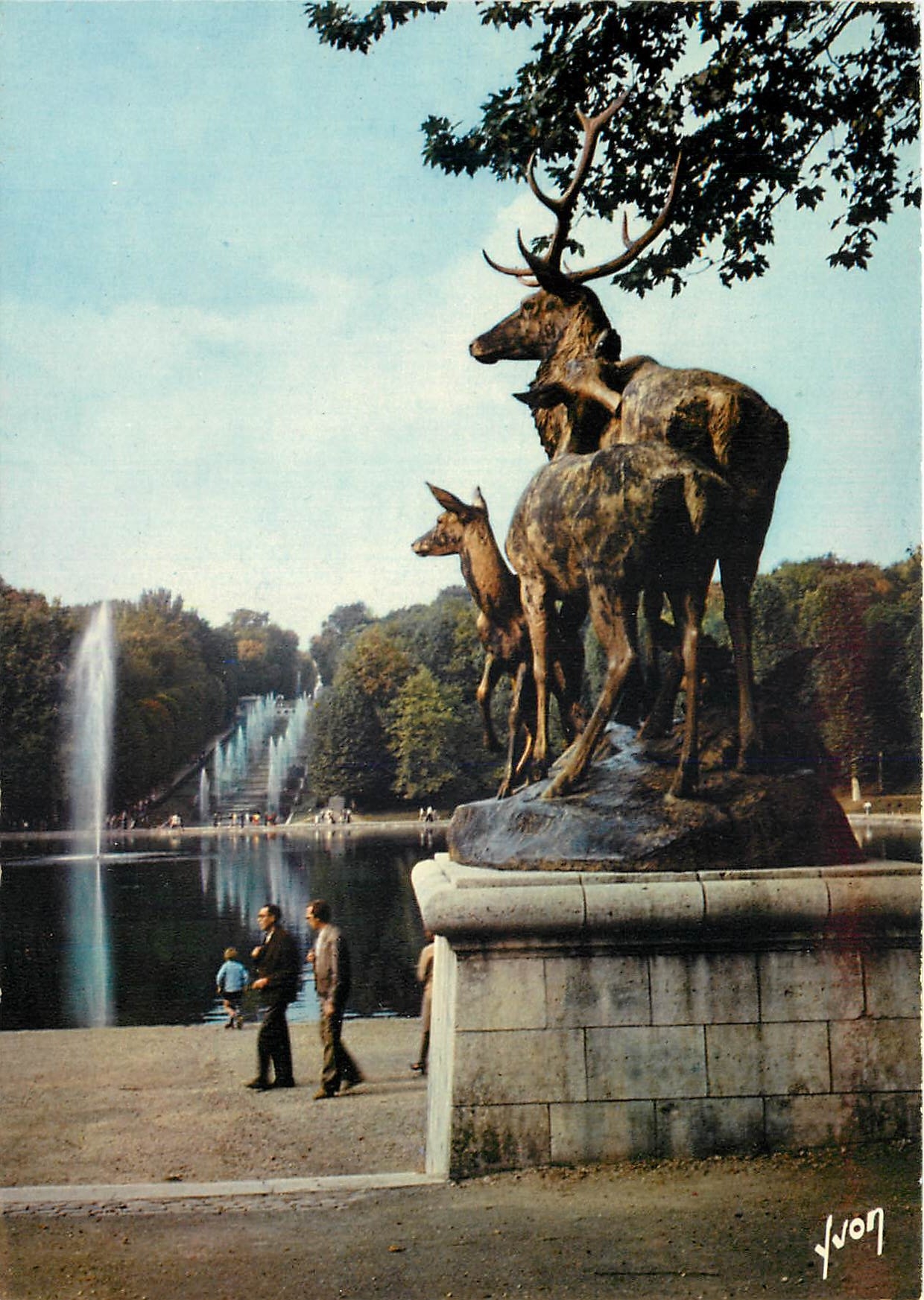 CPSM Chateau de Sceaux -(Hautes de Seine) Le Parc Bassin de l'Octogone Groupe de Cerfd et les Grande