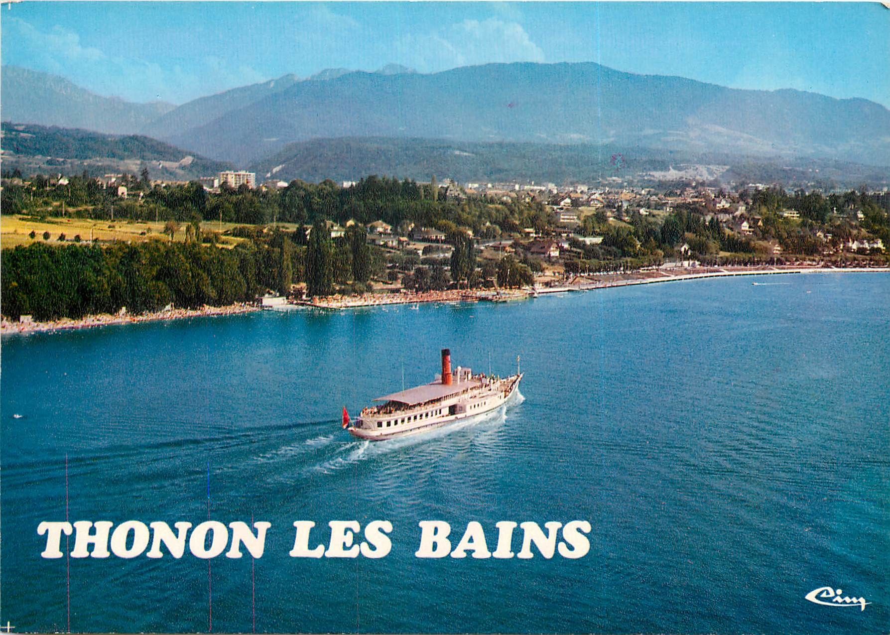 CPSM Thonon les Bains Haute Savoie Vue aerienne Bateau au large de la piscine et du quai