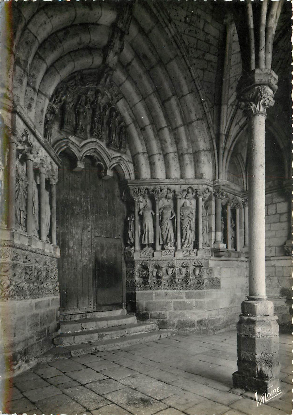 CPSM Candes (I et L) Eglise Saint Martin Interieur du Porche de Saint Michel (XIIIe s)