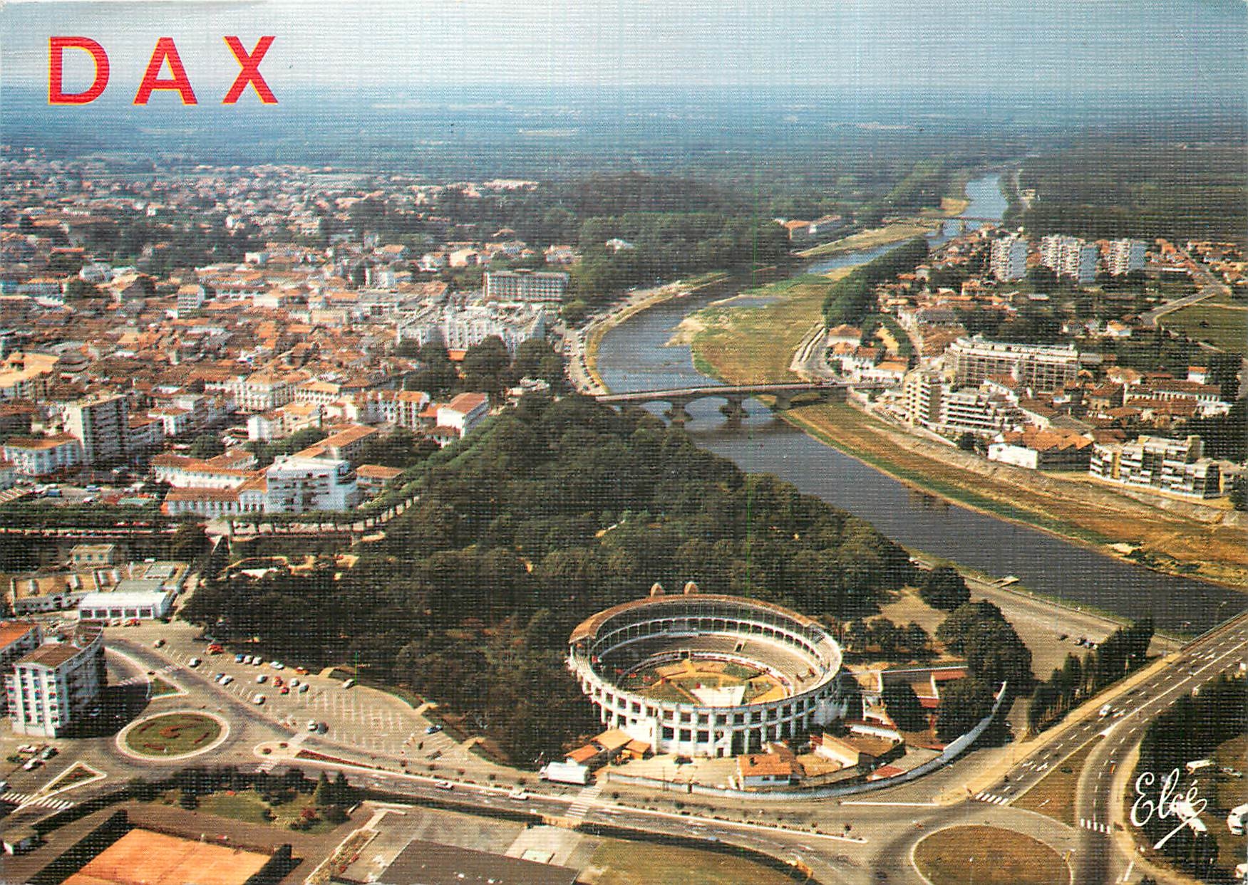 CPSM Dax Vue generale avec les arenes et les Ponts sur l'Adour