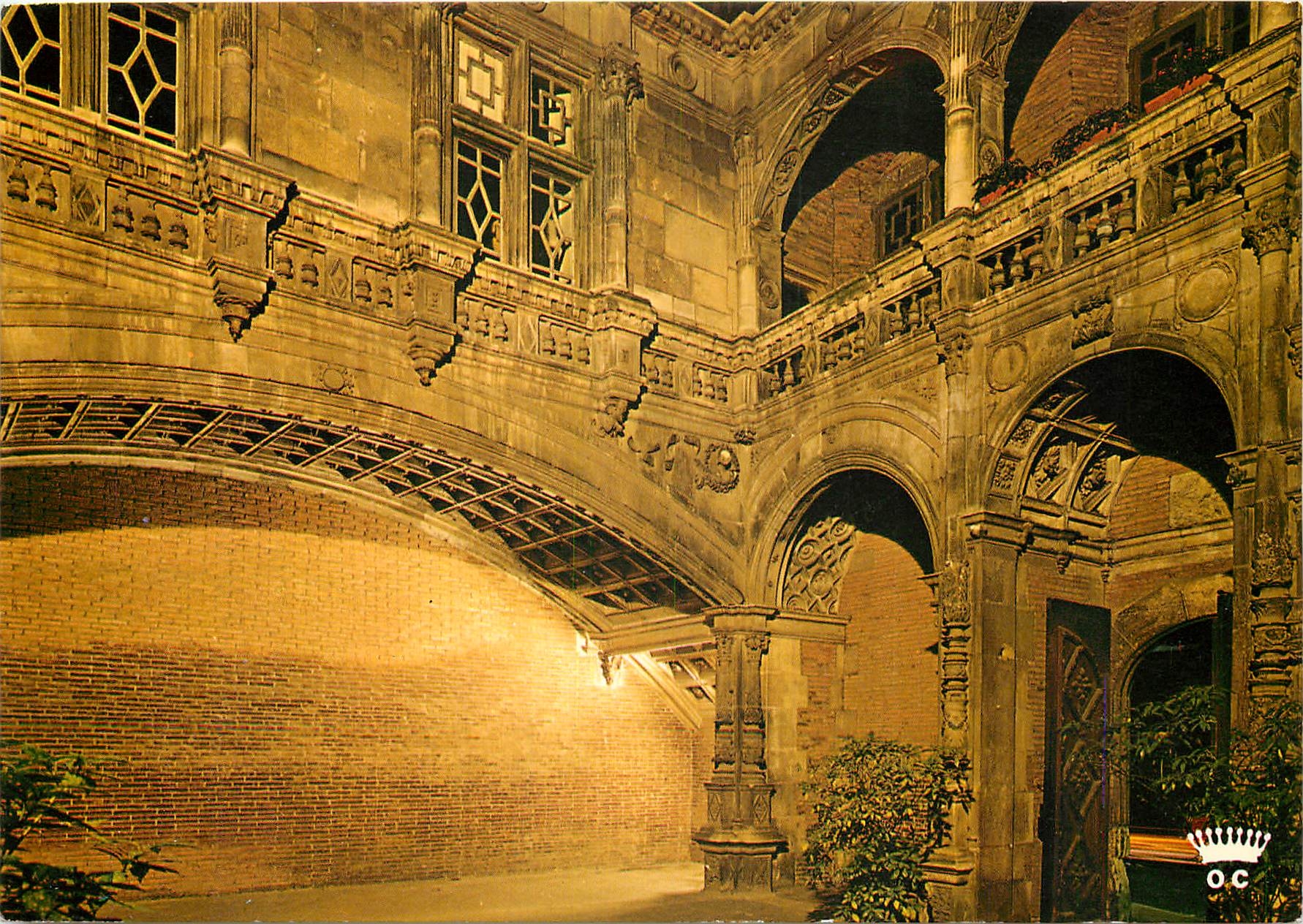 CPSM Toulouse Ville d'Art Cour de l'HOtel de Bernuy (1502)