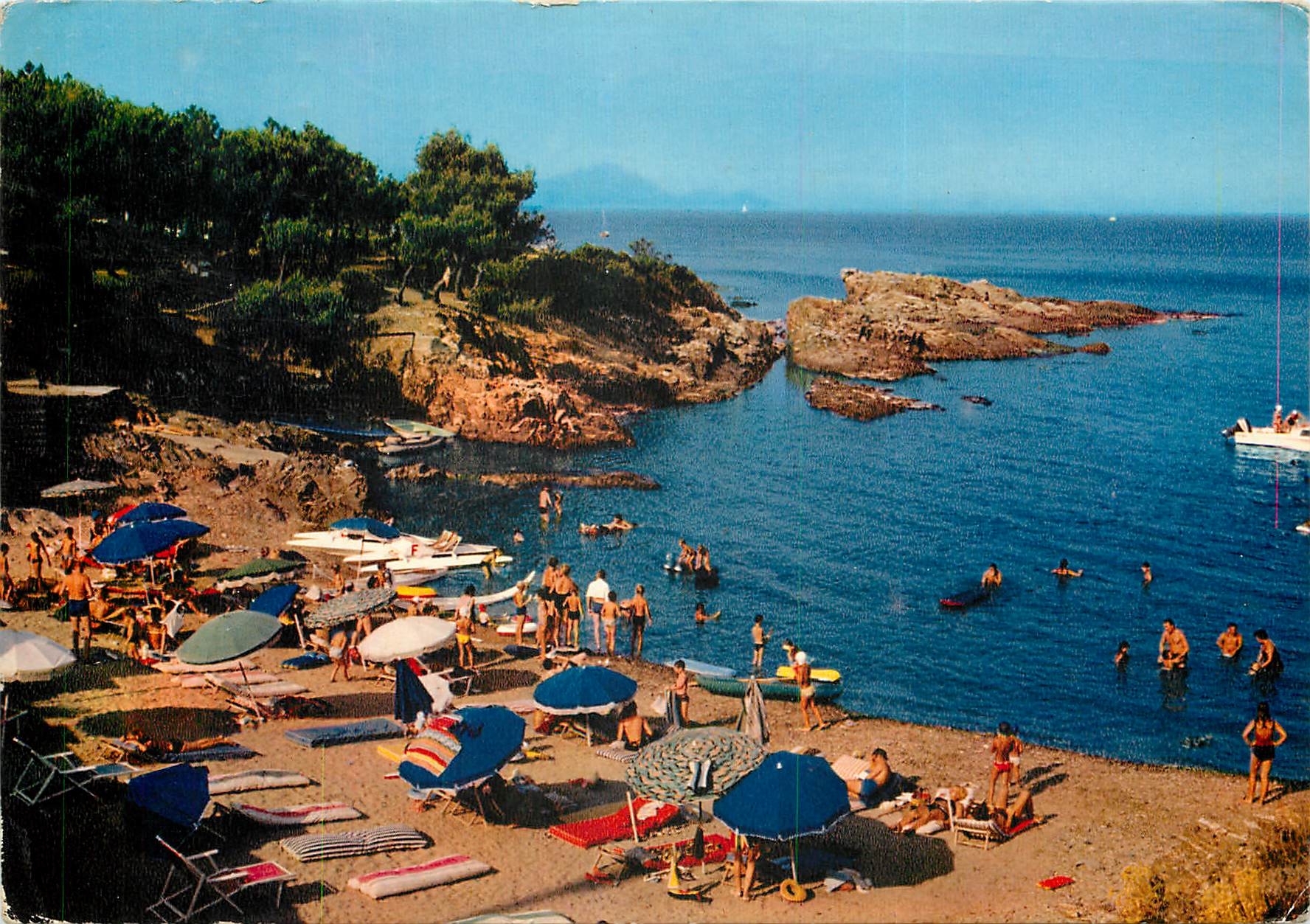 CPSM La Cote d'Azu French Riviera Les Issambres (Var) La Plage du Sporting
