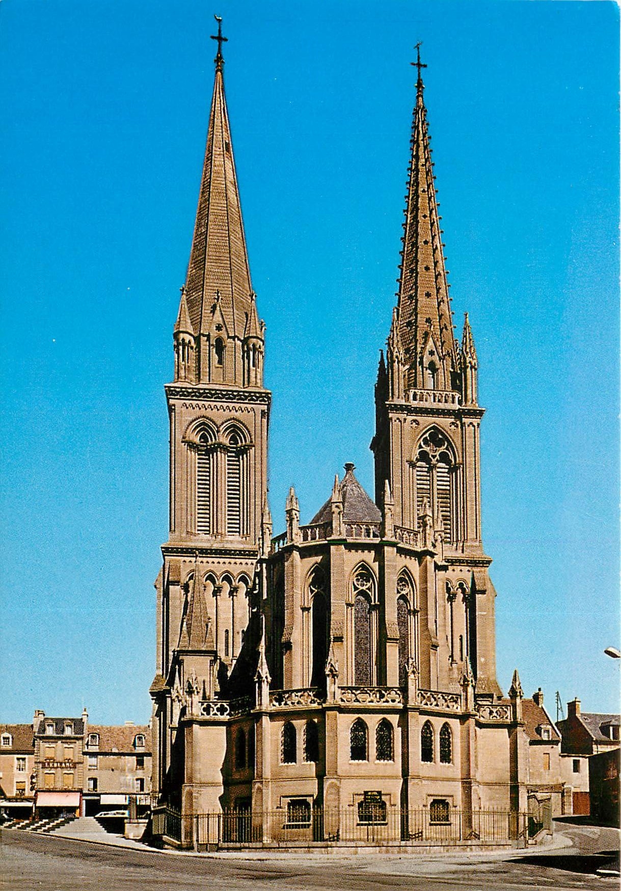 CPSM La Delivrande (Calvados) Abside de la Basilique