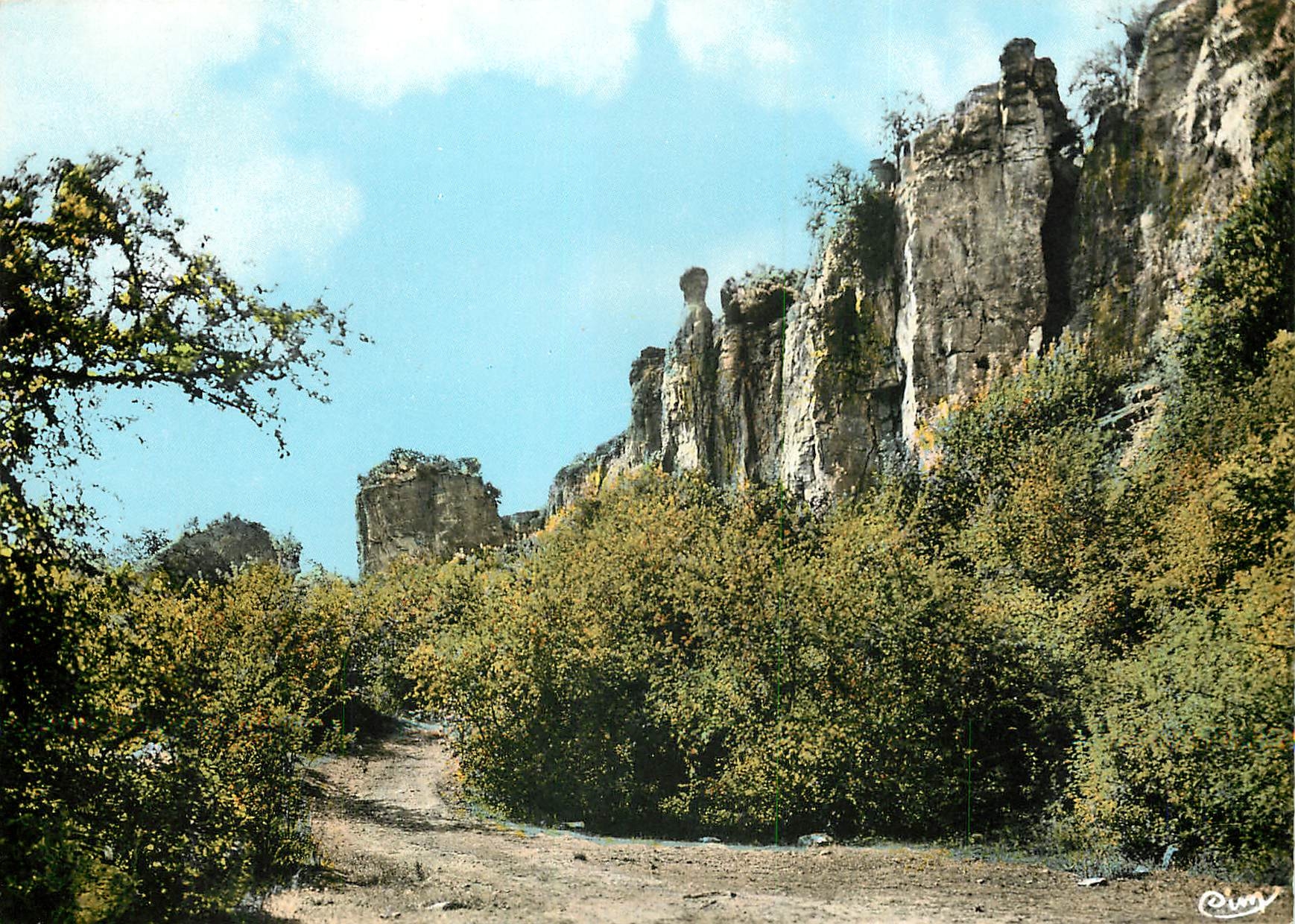 CPSM Saffres (C d'Or) Les roches de Mirande