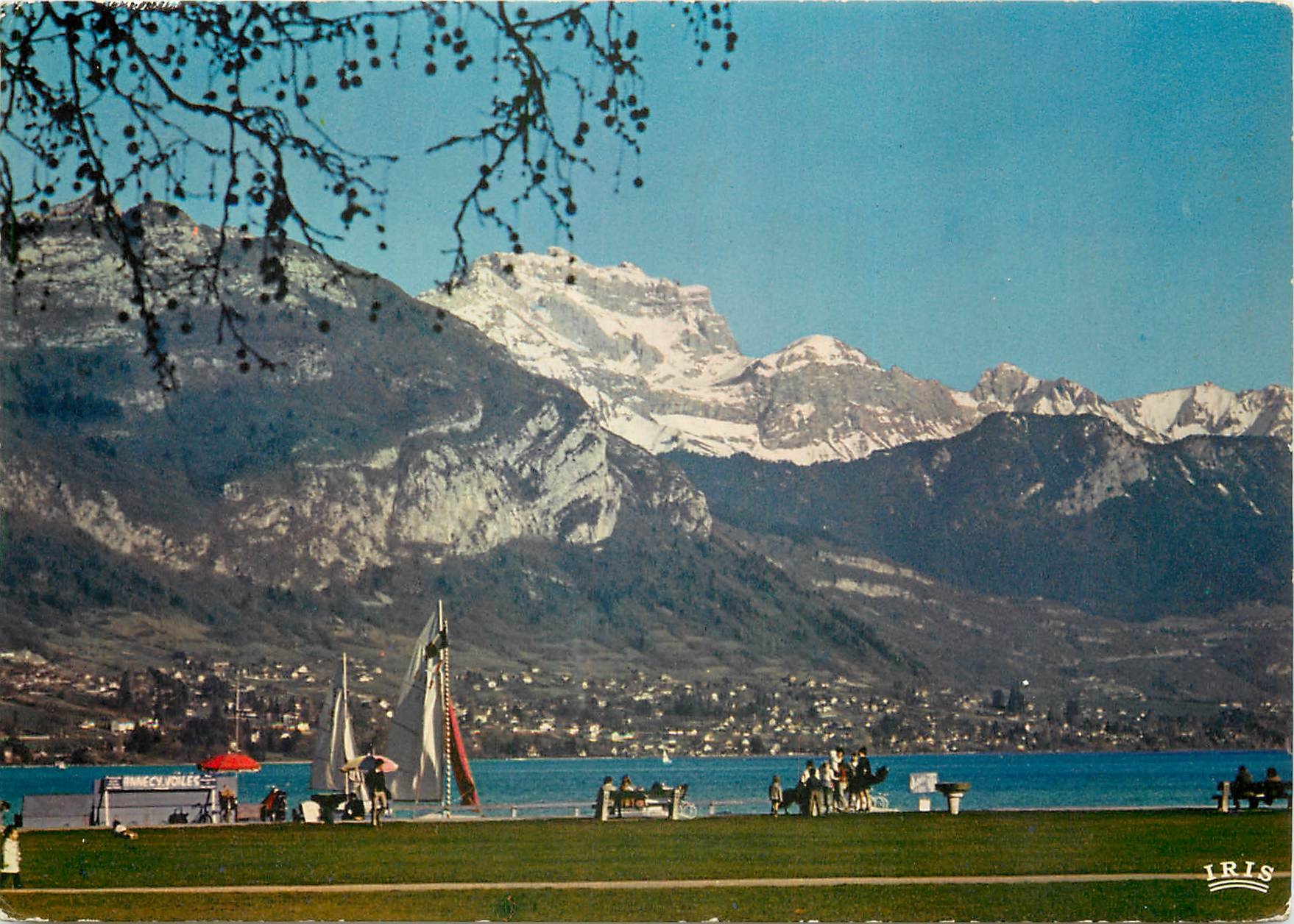 CPSM Annecy (Hte Sav) Les bords du lac et la Tournette enneigee (2357 m)