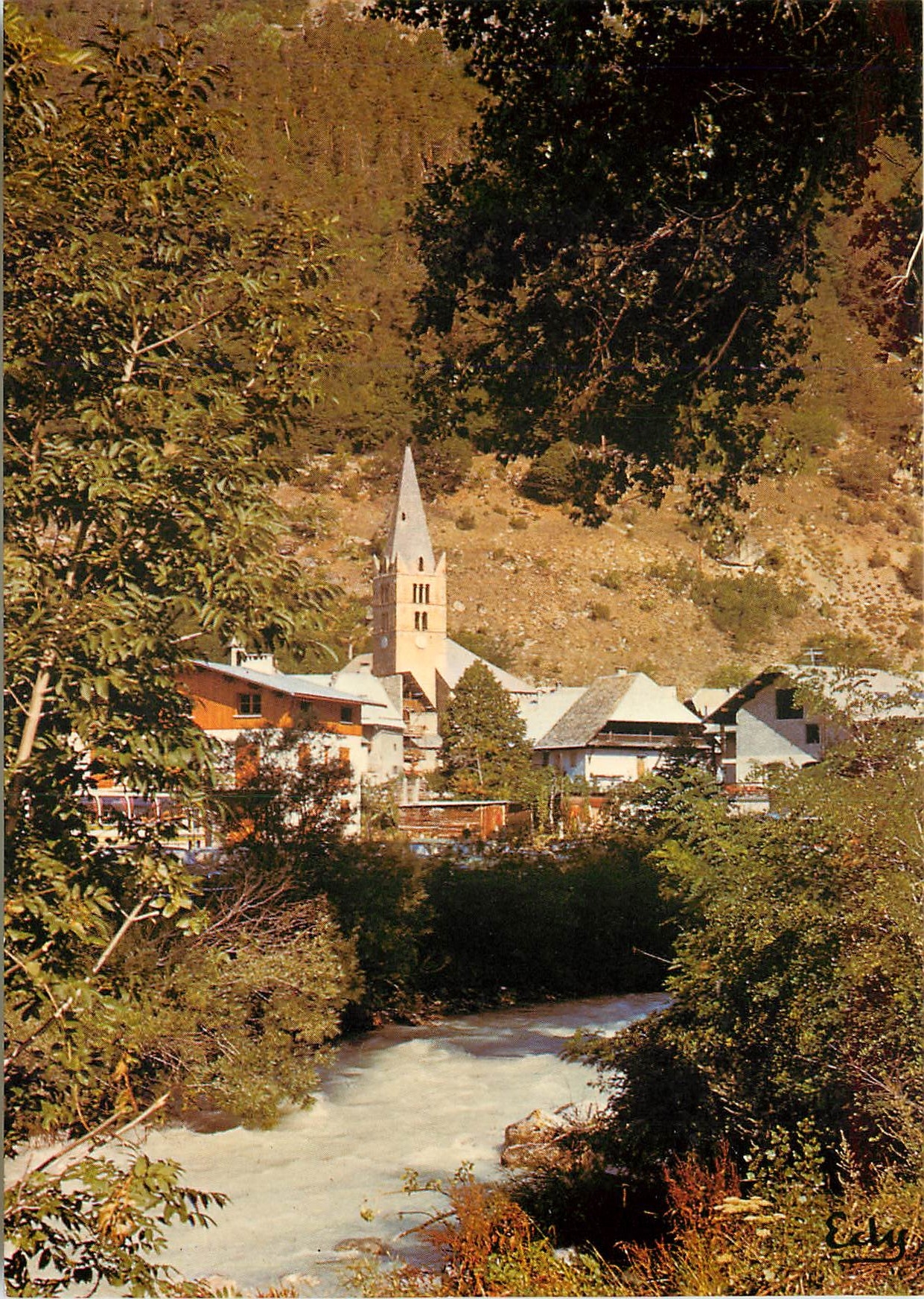 CPSM Vallouise (Hautes Alpes) Alt 1167 m Vue du village depuis les bord du Gyr