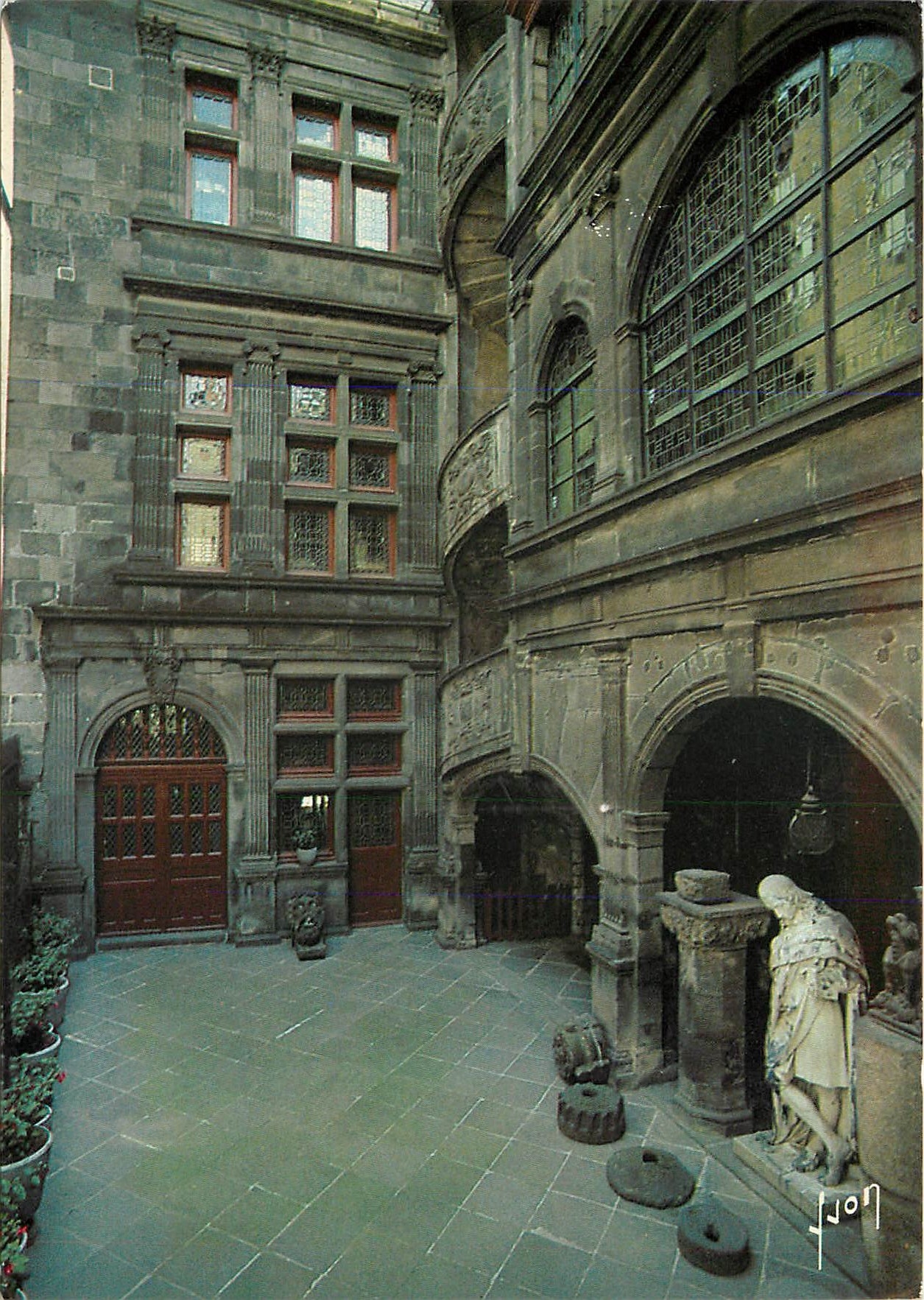 CPSM Clermont Ferrand (Puy de Dome) Musee du Ranquet Ancien Hotel de Fontfreyde  dit Maison des Arch