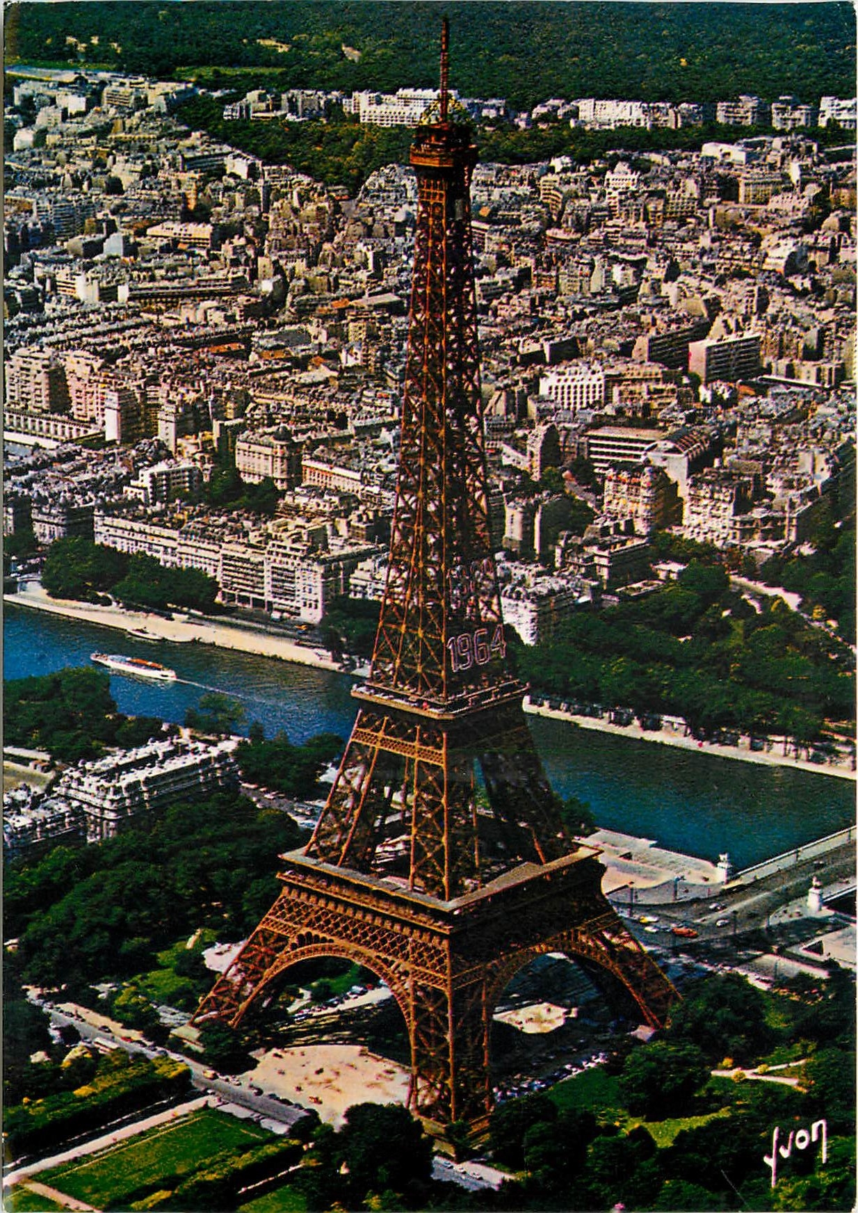 CPSM En survolant Paris La Tour Eiffel Vu du Ciel par Alain Perceval