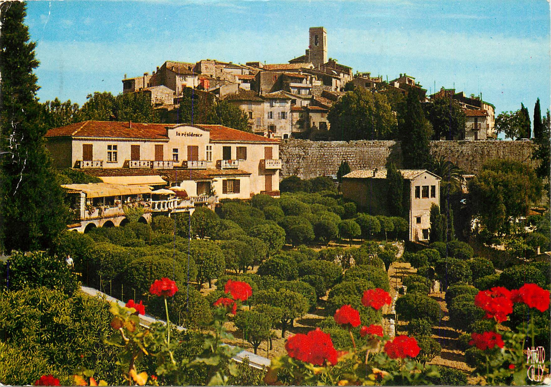 CPSM Paysages de France Saint Paul de Vence Alpes Maritimes vue generale du Village a gauche la Resi