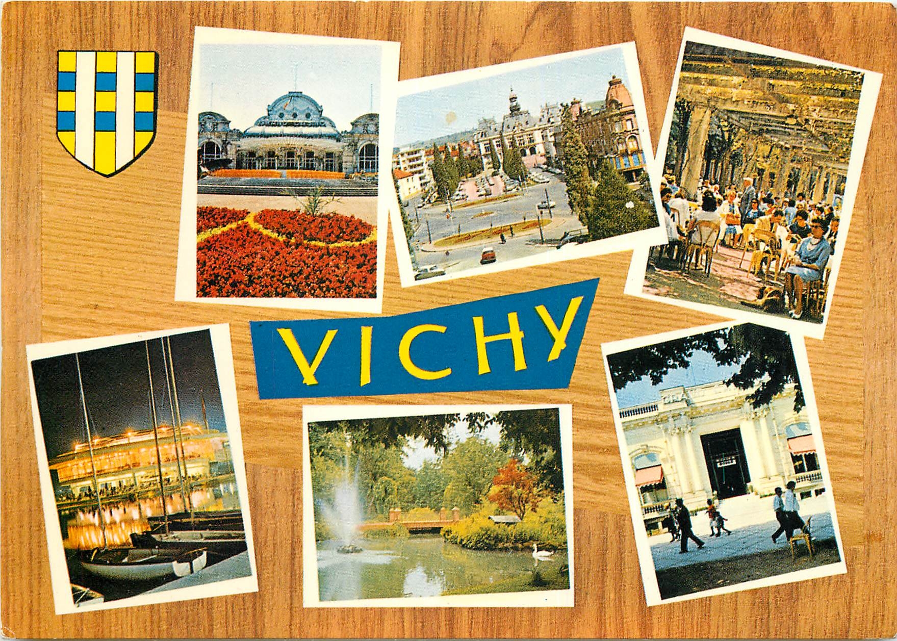 CPSM Vues de Vichy Le Casino Place de l'Hotel de Ville le Parc Thermal