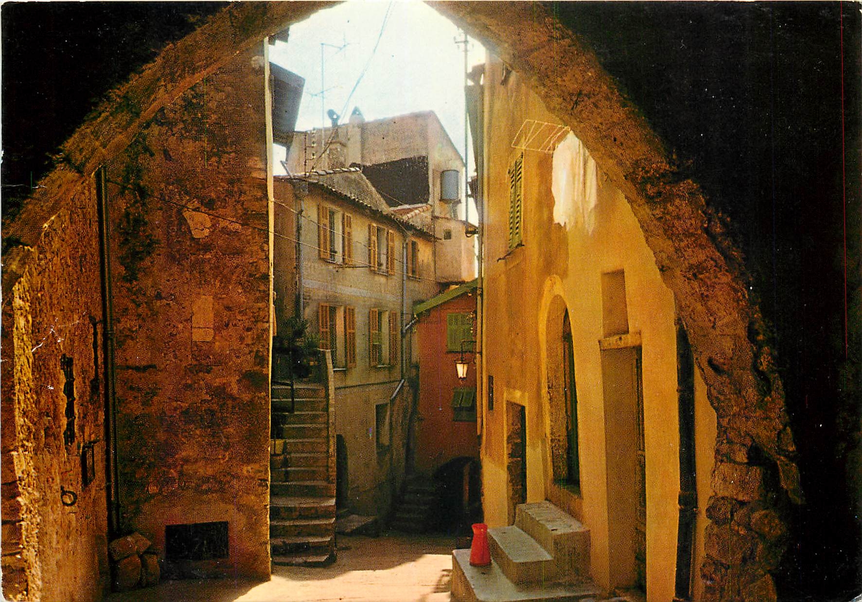 CPSM Les Sites Pittoresques de la Cote d'Azur Roquebrune Village (A M) Rue du chateau Feodal chateau
