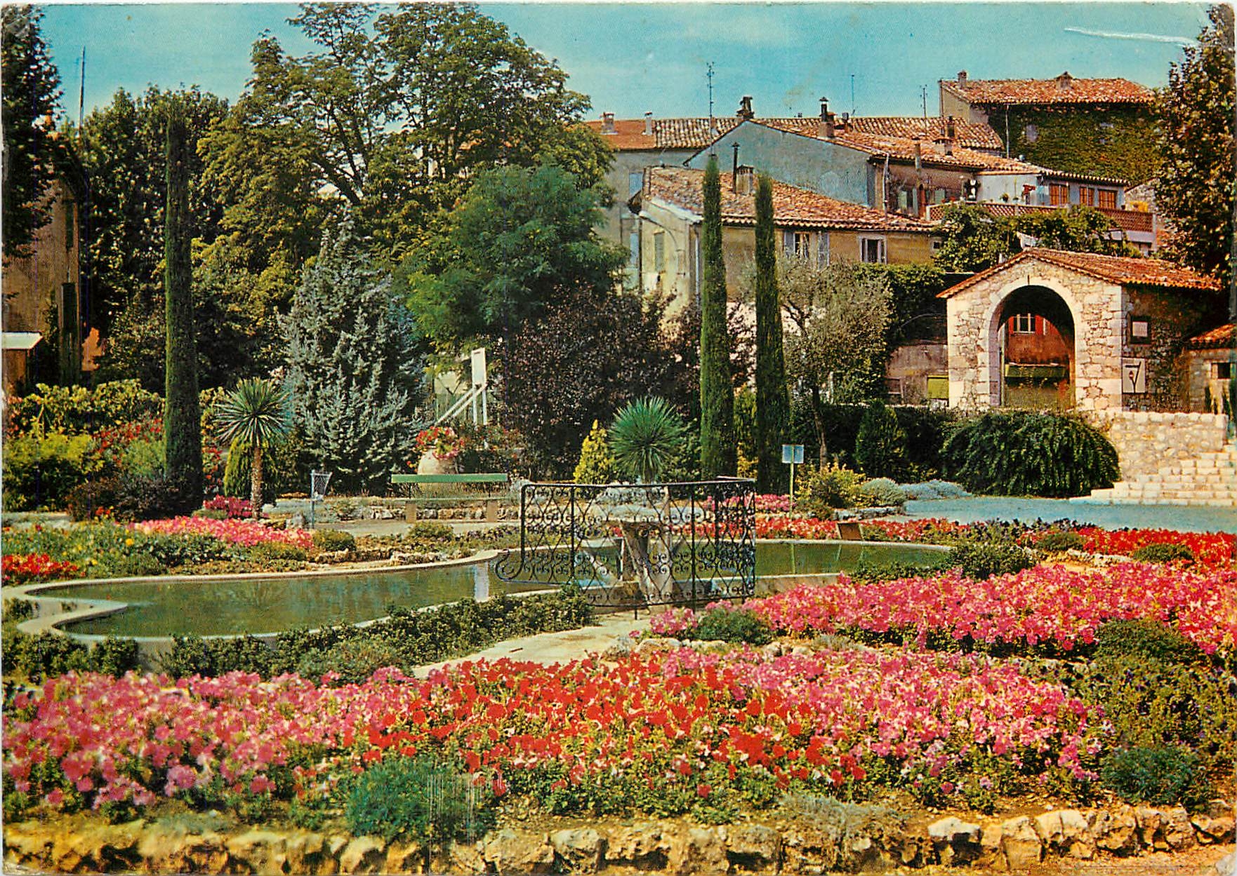 CPSM L'arriere pays Grassois Saint Cezaire sur Siagne (alt 475 m) le Jardin Public