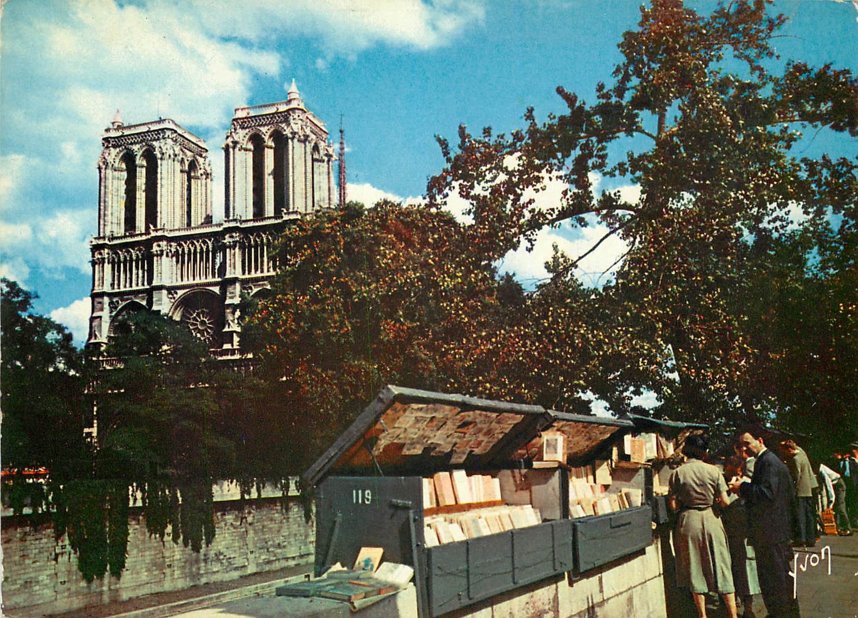 CPSM Paris Les Bouquinistes quai de Montebello et N D
