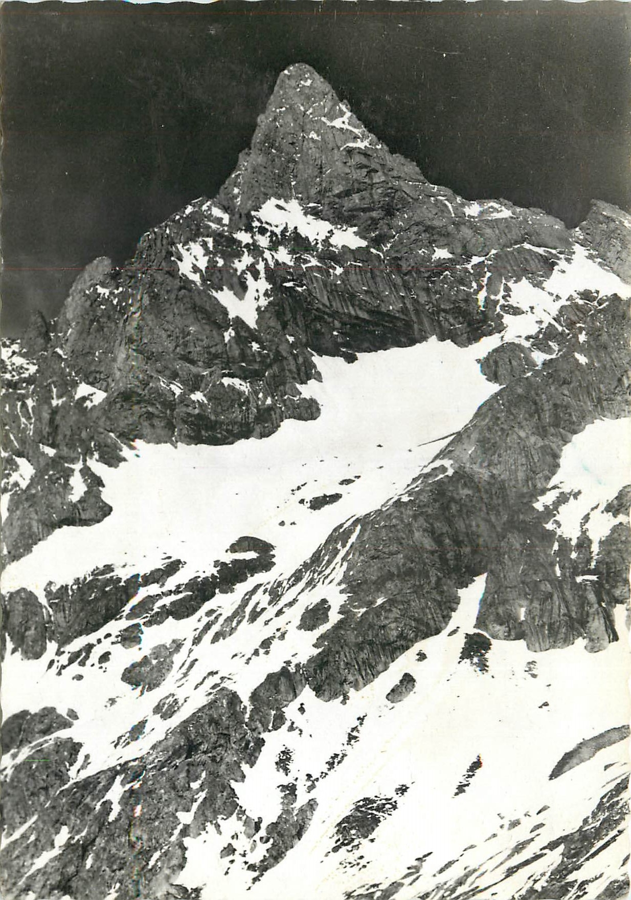 CPSM Refuge du Chatelleret (Alt 2225 m) Pic Nord des Cavales (alt 2364 m)