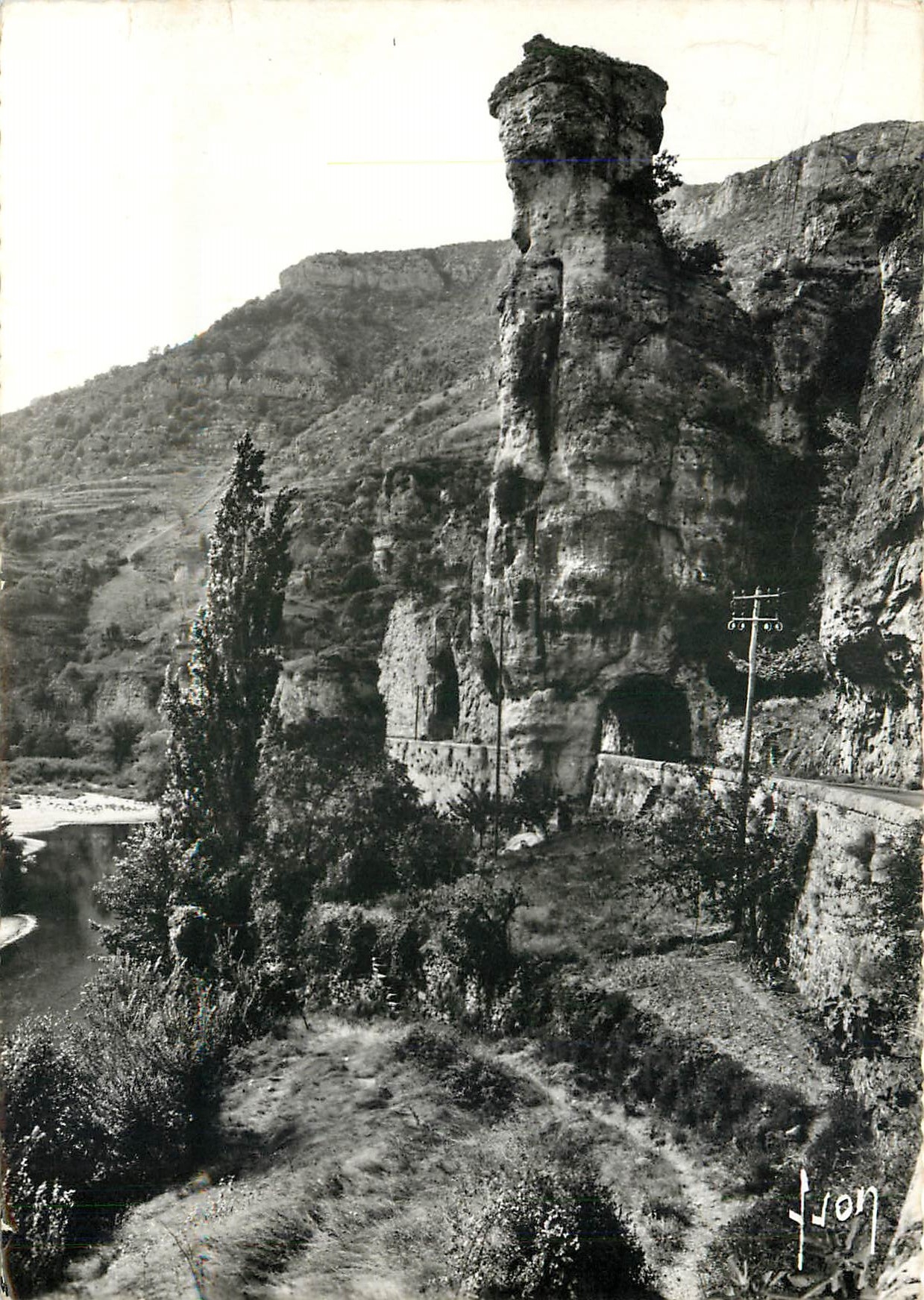 CPSM Les Gorges du Tarn Le Plougnadoires