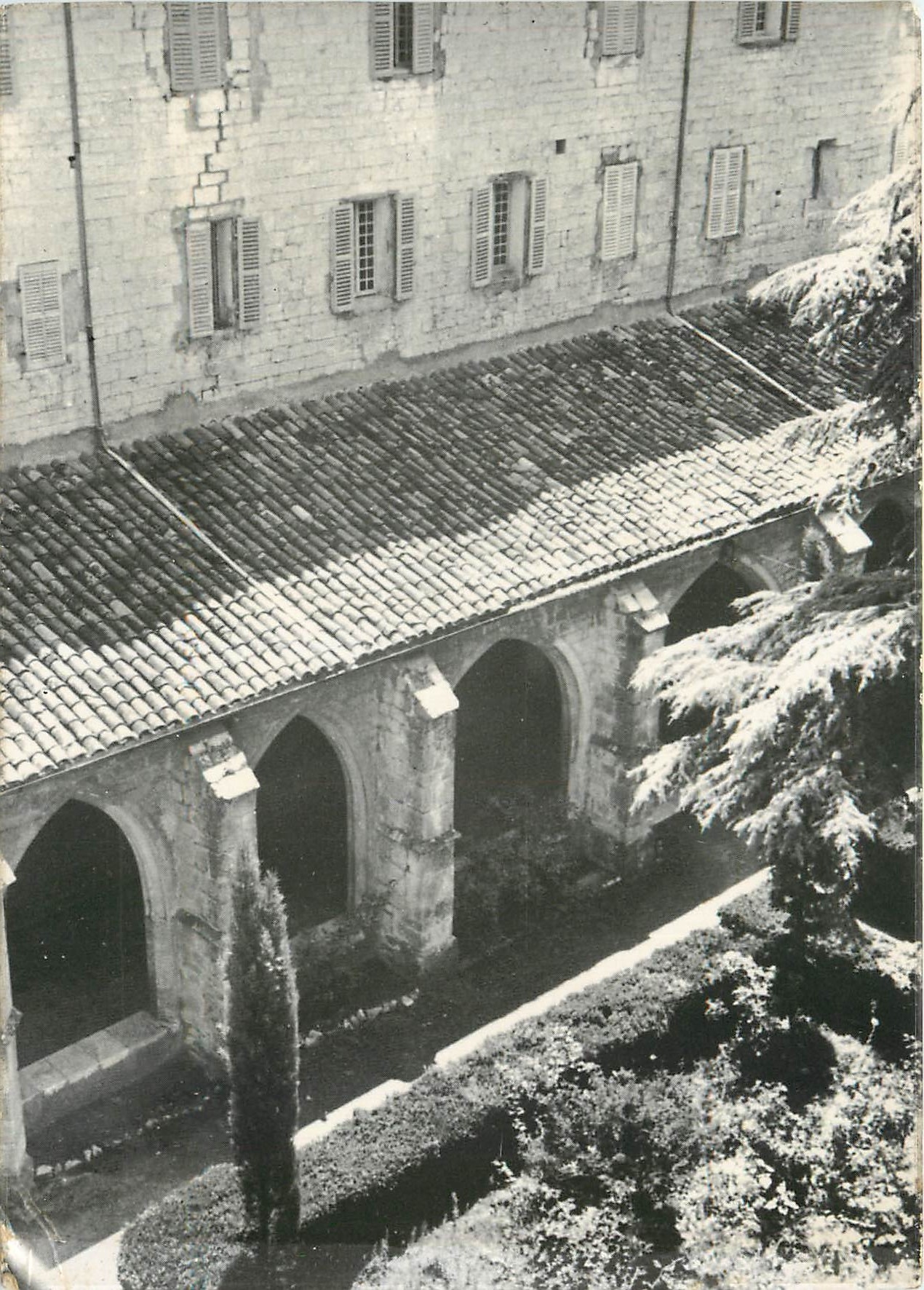 CPSM Sainte Maximin La Sainte Baume Ancien Couvent Royal Contre Culturel College d'Echange contempor