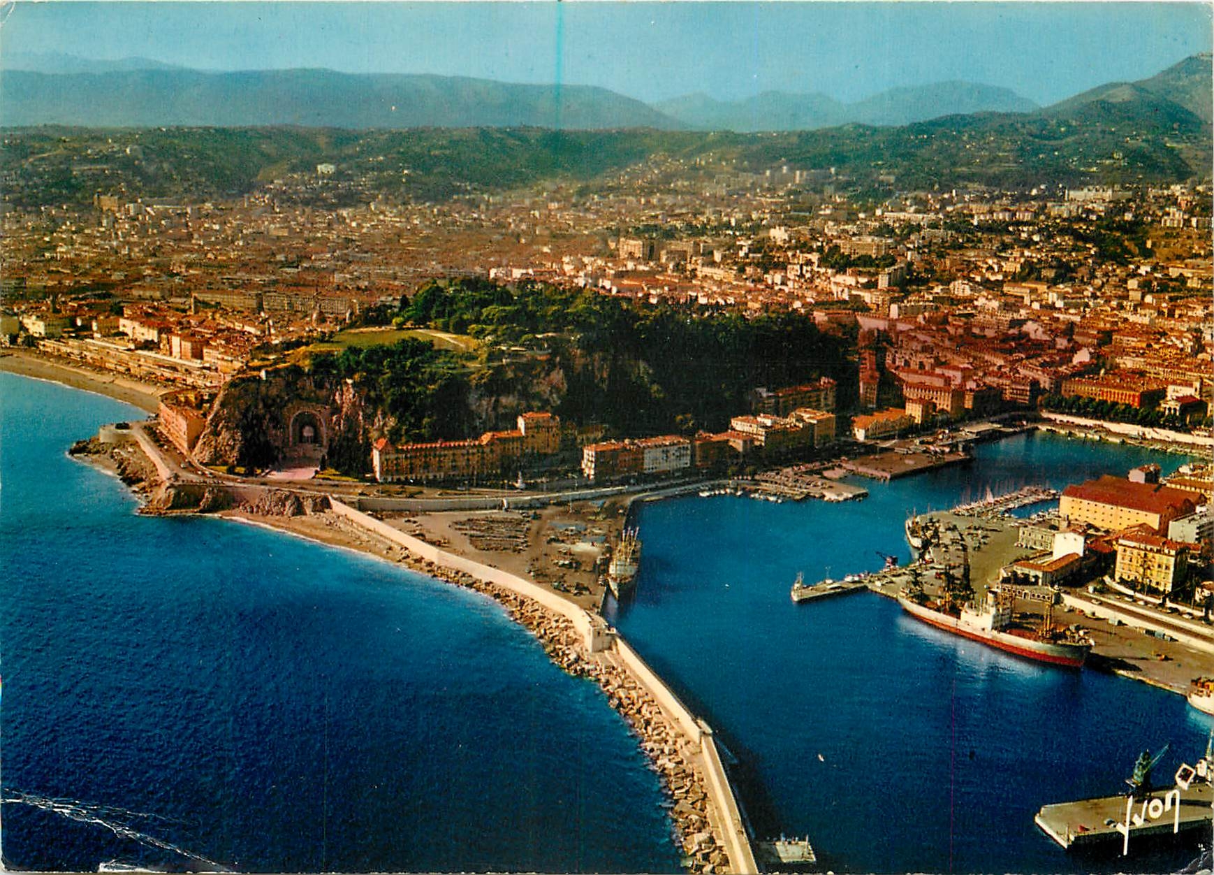 CPSM Nice (Alpes Maritimes) Vue generale sur le Port et la Ville