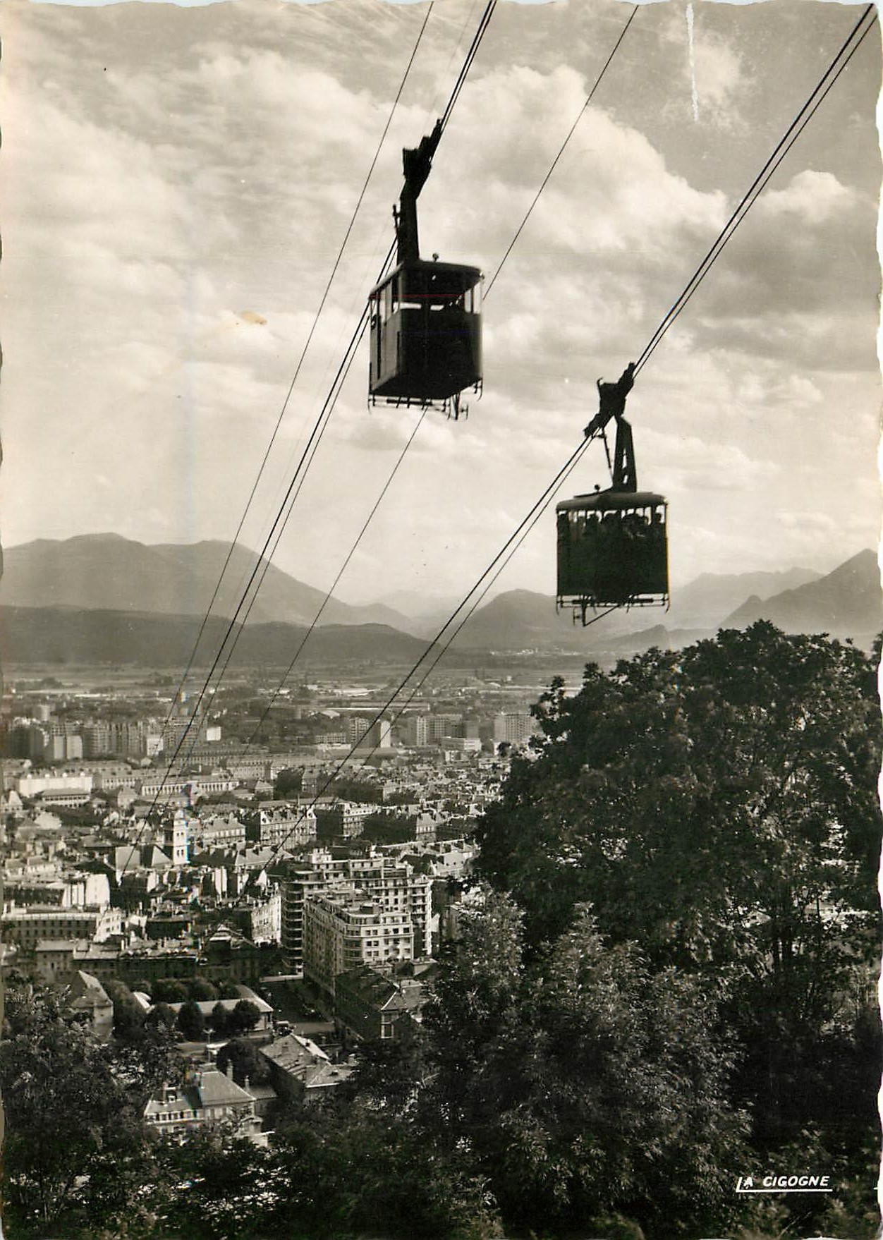 CPSM Grenoble (Isere) Croisement du Teleferique