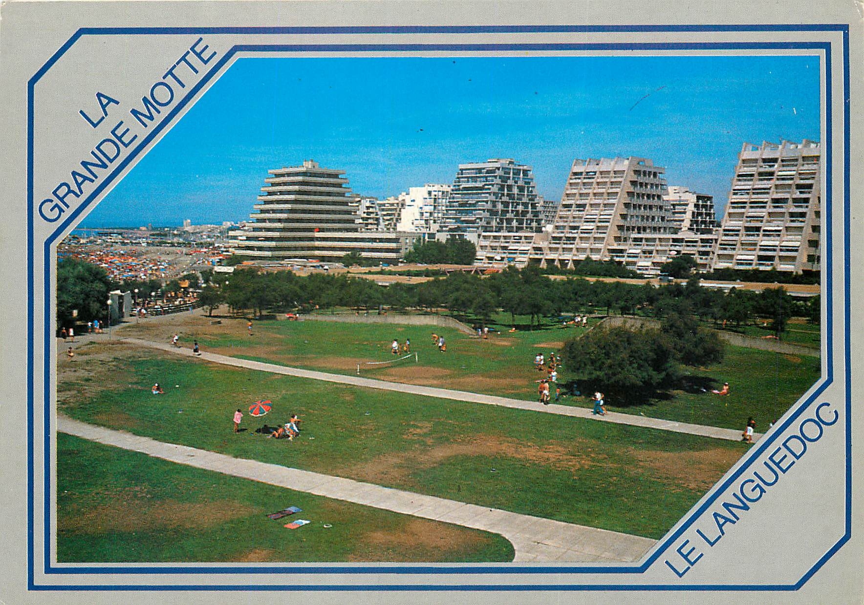 CPSM La Grande Motte La Ville de l'An 2000 Le Point Zero avec a l'arriere plan les immeubles