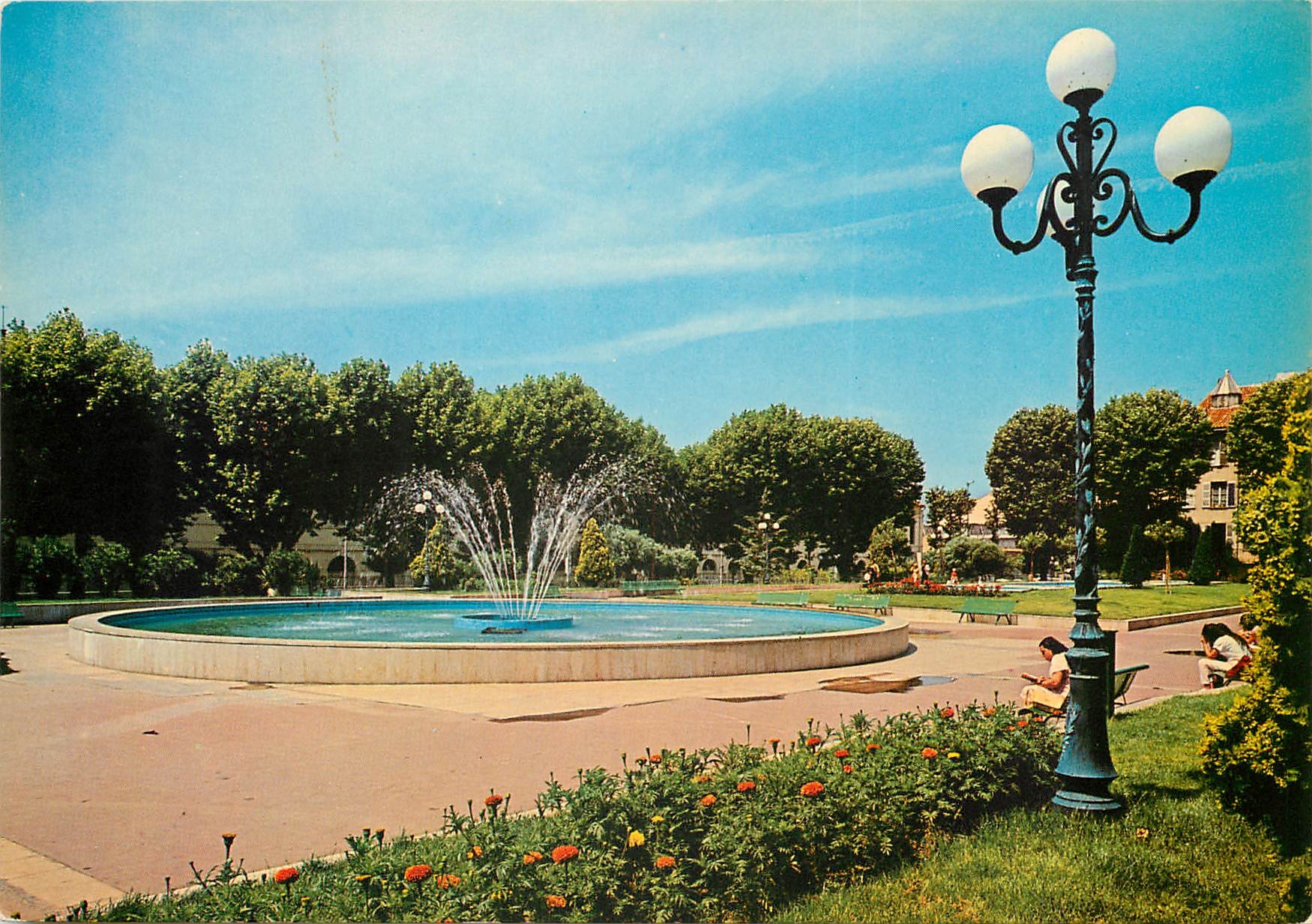 CPSM La Cote d'Azur Toulon La plus belle rade d'Europe Place d'Armes