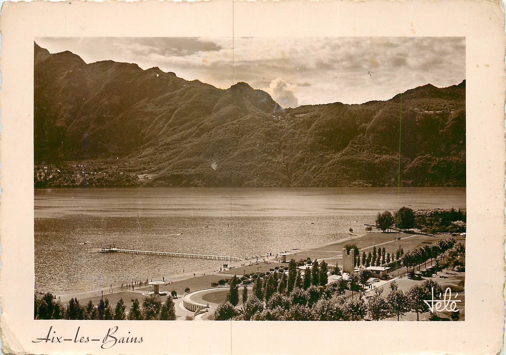 CPSM Aix les Bains Plage municipale et Mont du Chat