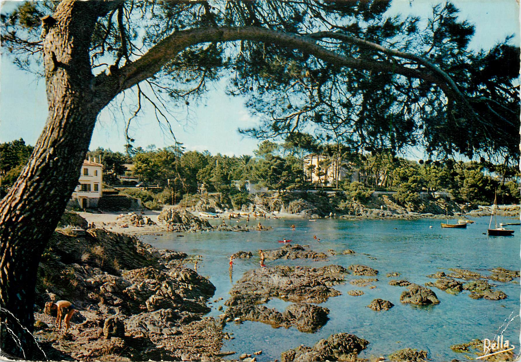 CPSM La Cote d'Azur Saint Aygulf (Var) La Place du Pebrier