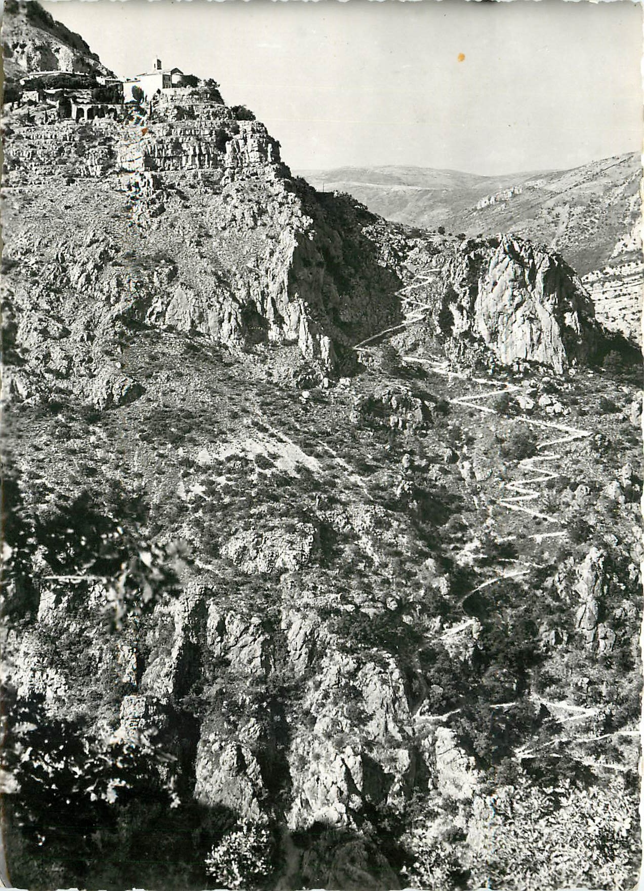CPSM Gourdon (A M) Le Nid d'Aigle Le chemin du Paradis