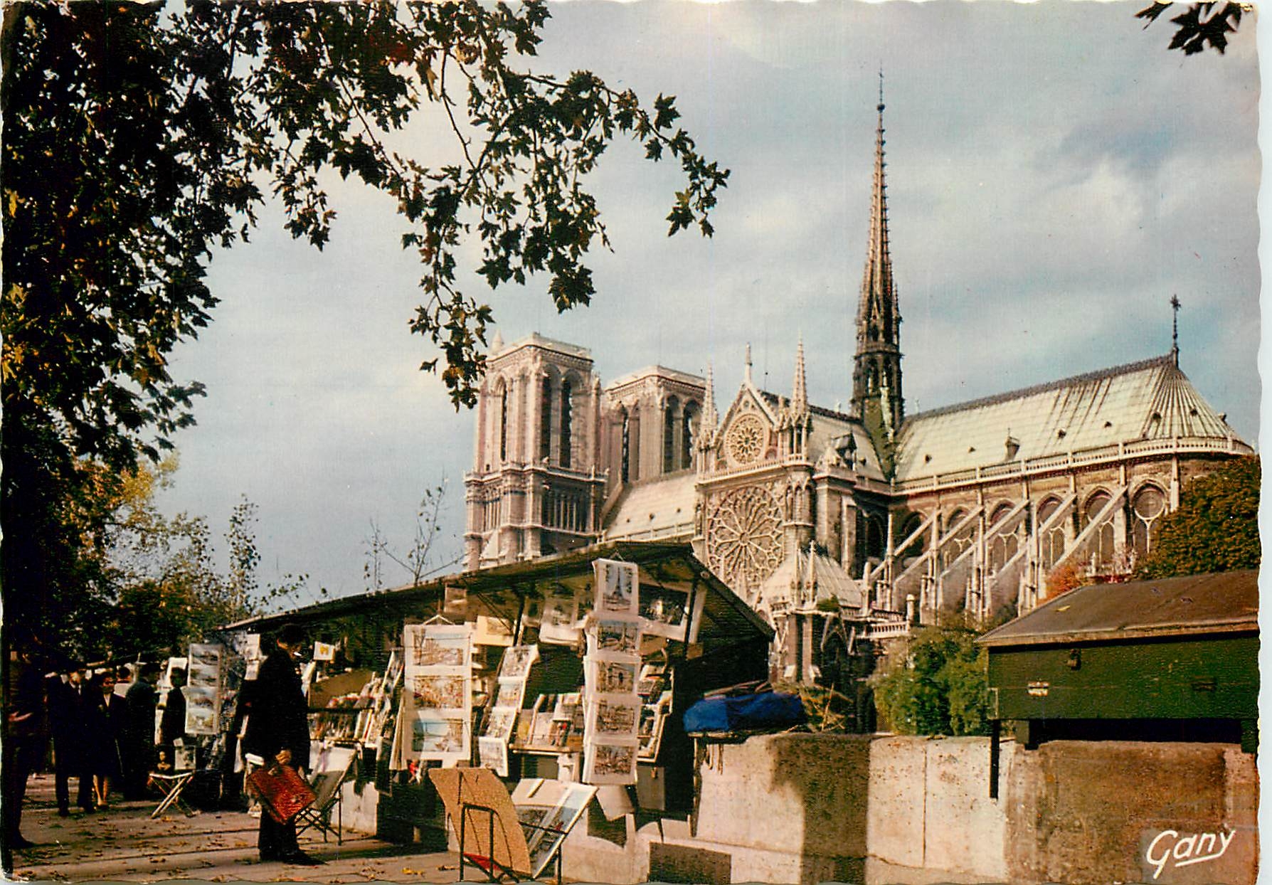 CPSM Abside de N D et les Bouquinistes