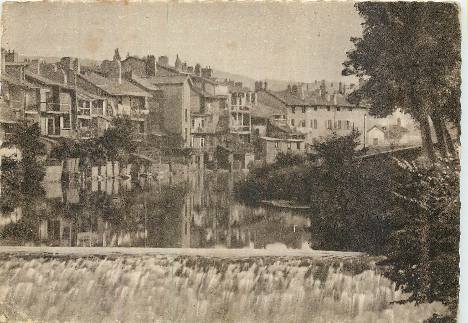 CPSM Aurillac (Cantal) Vieilles Maisons sur la Jordanne