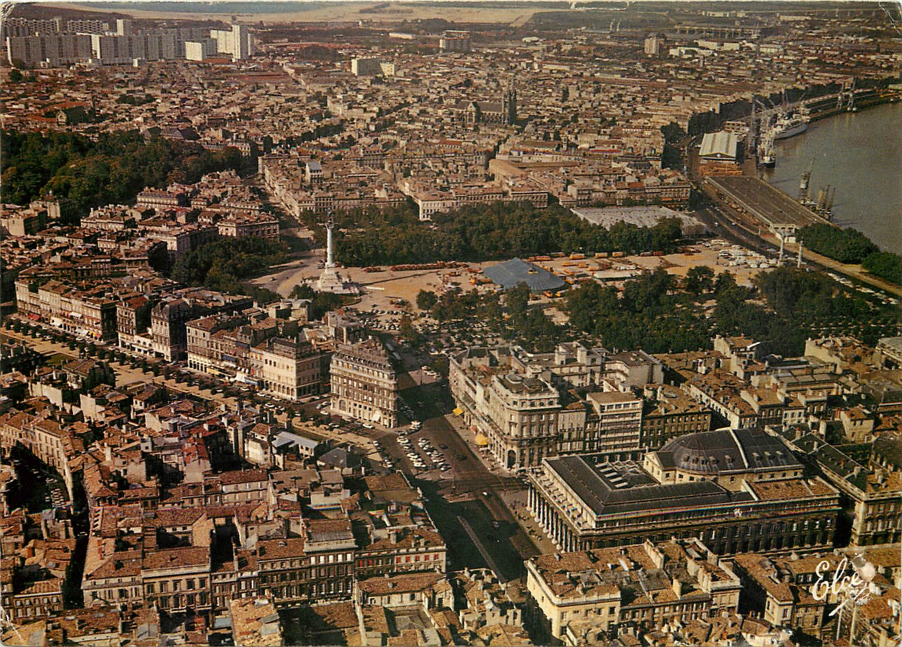 CPSM Bordeaux (Gironde) Vue generale au premier plan le grand theatre les Allees de Tourny