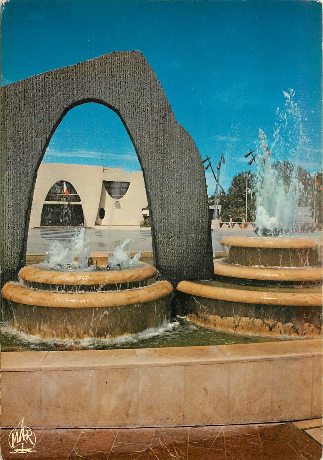 CPSM Le Grand Motte Ville de l'An 2000 Place du 1er oct 1974