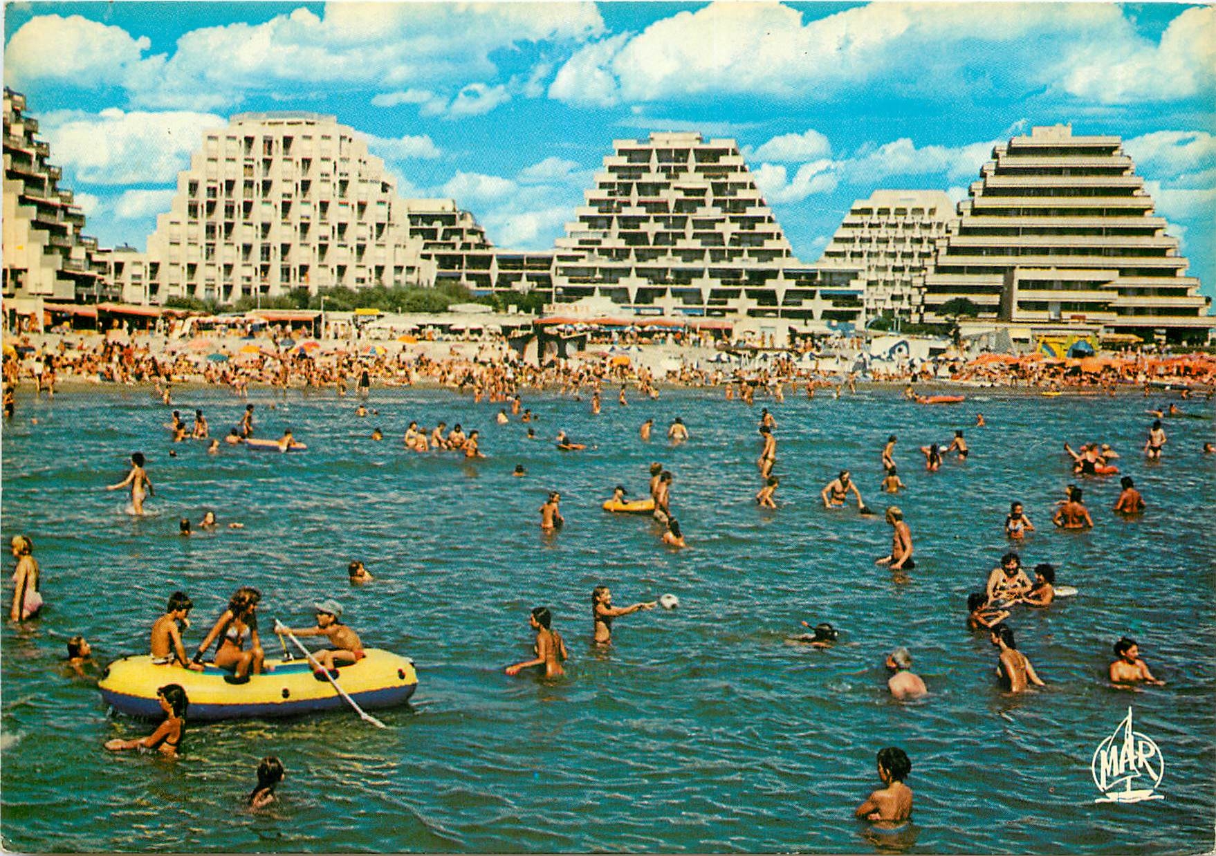 CPSM Le Grand Motte Ville de l'An 2000 La Plage