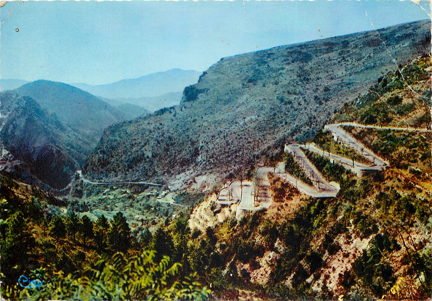 CPSM Sospel (A Mmes) alt 365 m les Lacets du Col de Braus