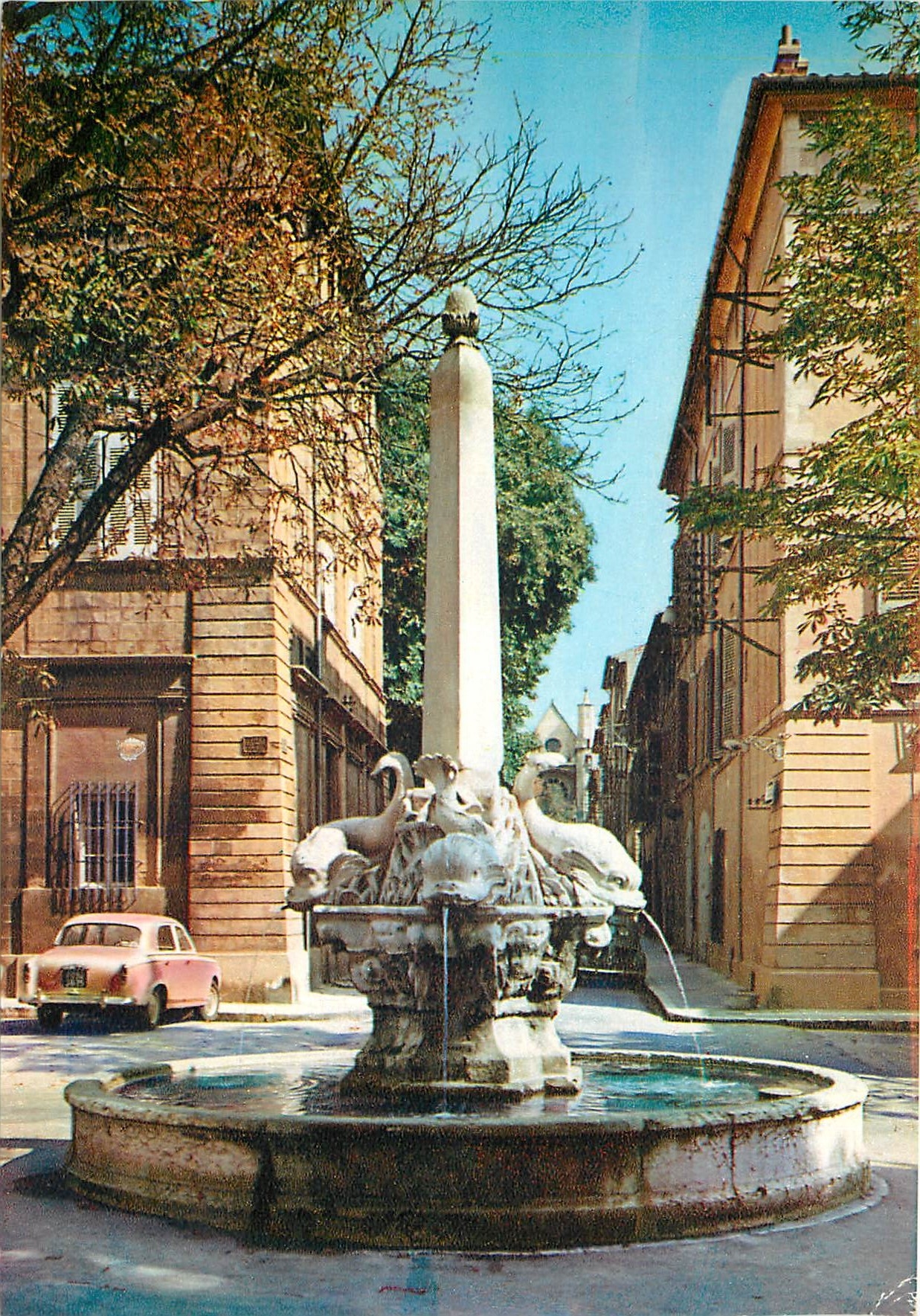 CPSM La Cite du Roy Rene Aix en Provence (B du Rh) Fontaine des Quatre Dauphins