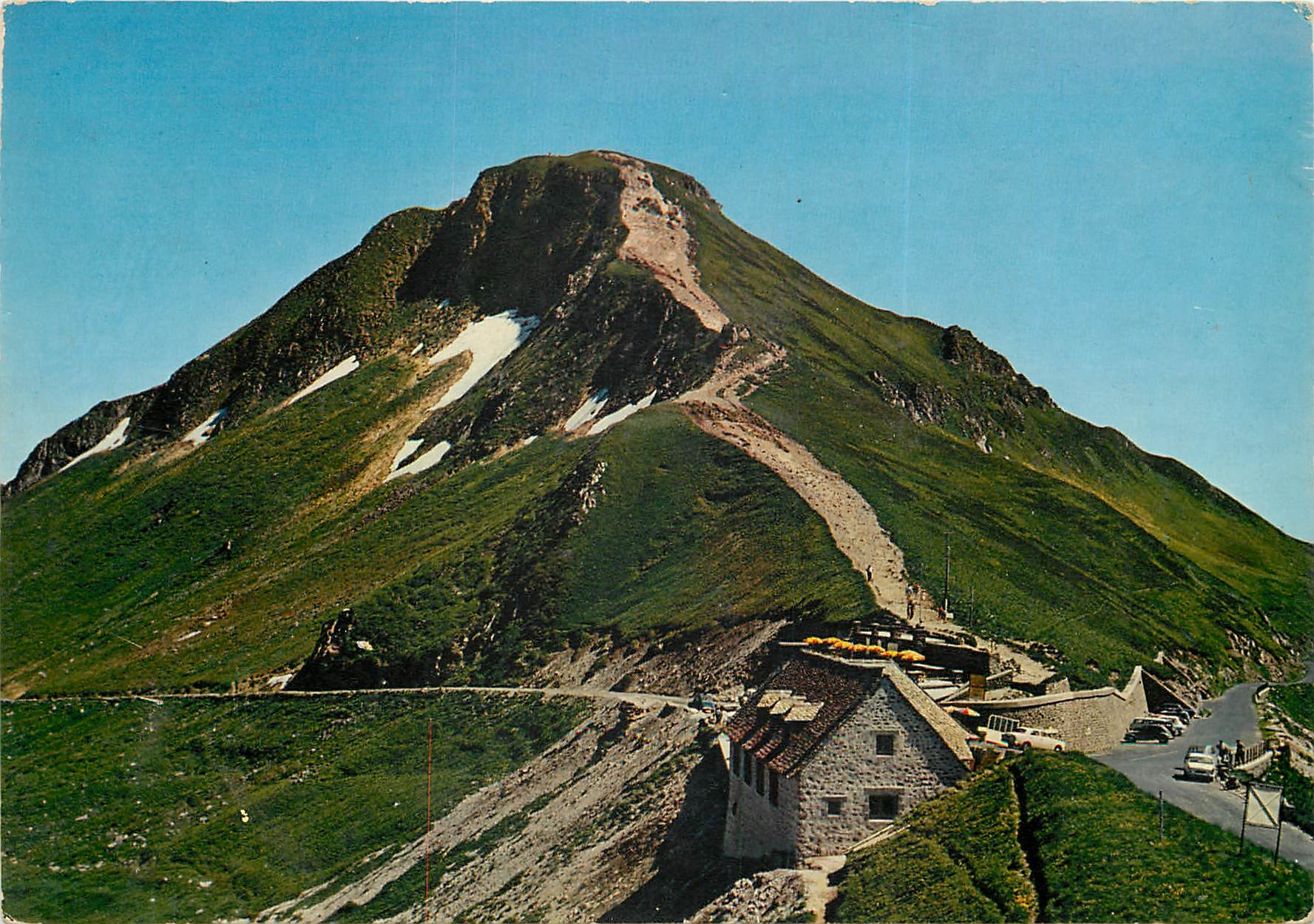 CPSM L'Auvergne pittoresque le Puy Mary (alt 1787 m) Col du Pas de Peyrol (Alt 1589 m)