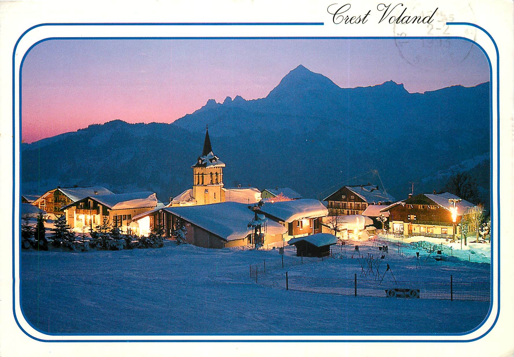 CPSM Crest Voland Savoie (alt 1230 m) Crepuscule sur le village au fond le Mont Charvin