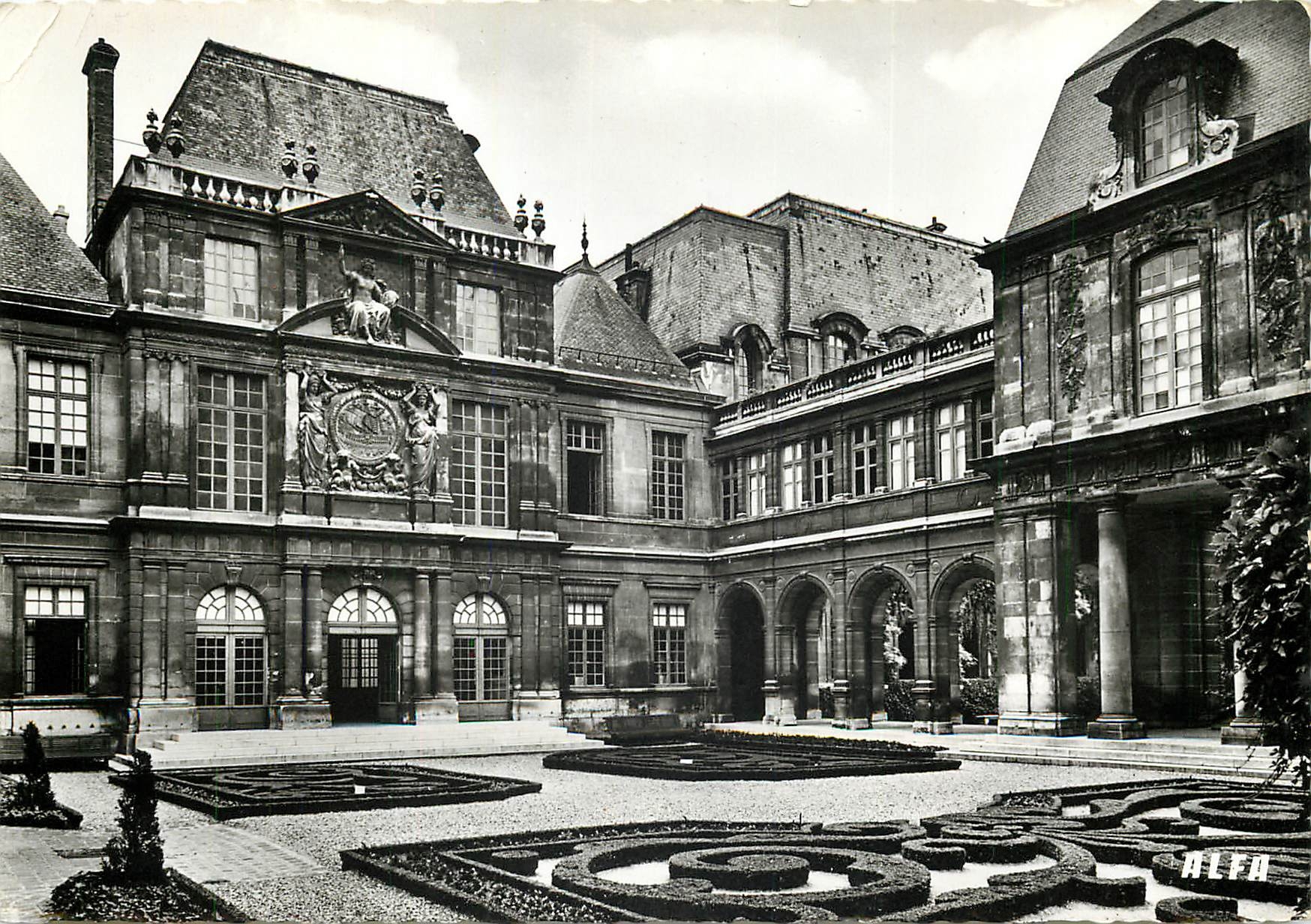 CPSM Hotel Carnavalet Rue de Sevigne Paris