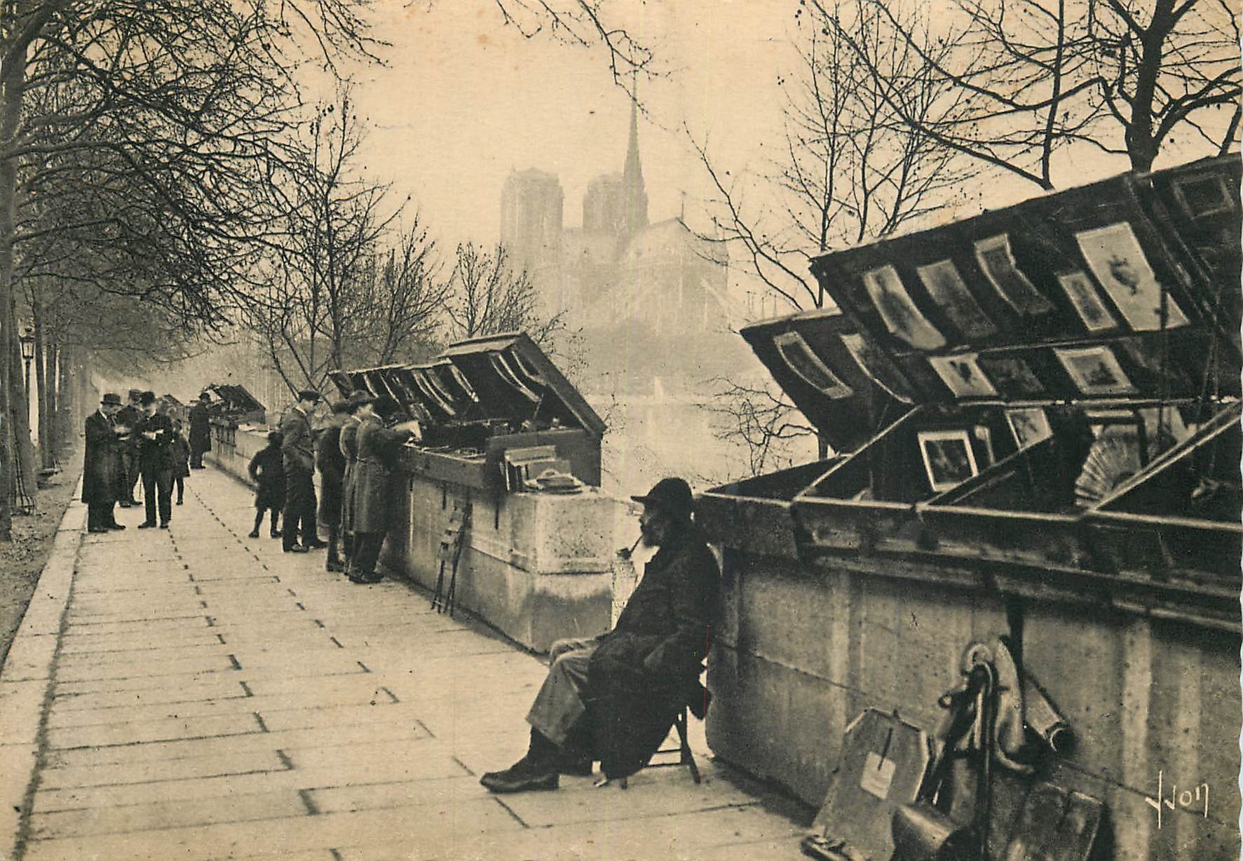 CPSM Paris le bouquinistes du quai de la Tournelle