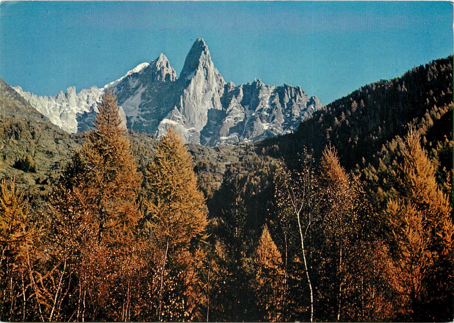 CPSM Paysages de France Automne au pied des Massifs