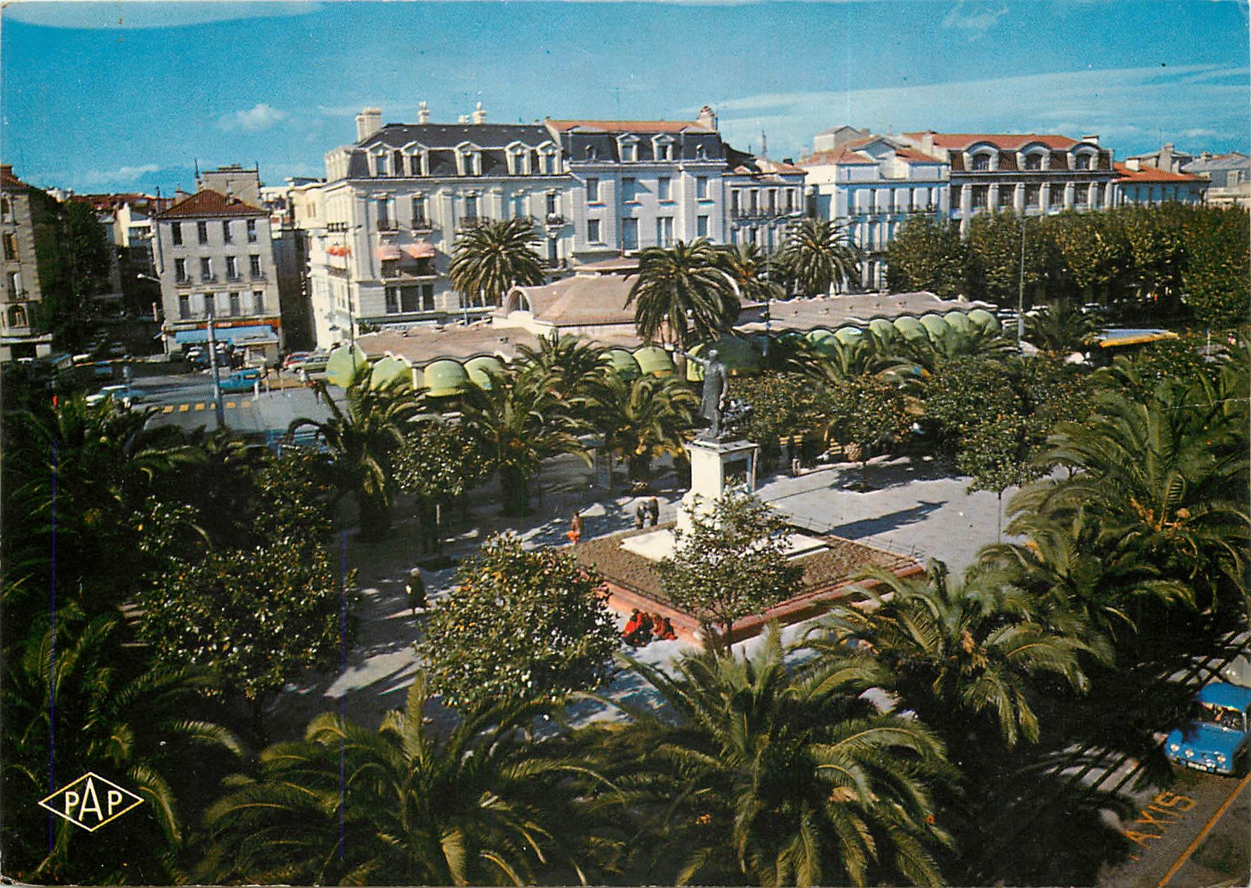 CPSM Perpignan La place Arago le Palmarium