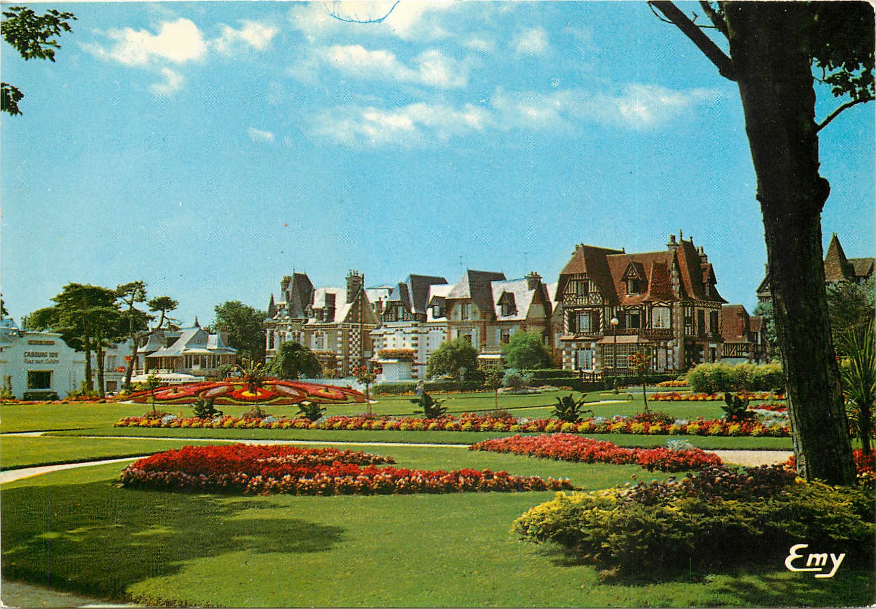 CPSM Cabourg (Calvados) Les jardins du casino