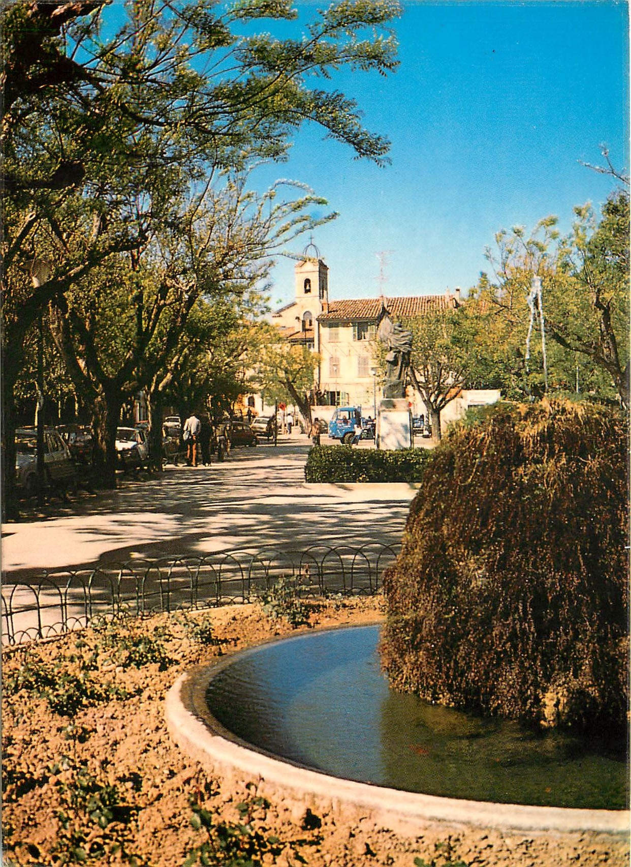 CPSM le Beausset Place de la Liberte