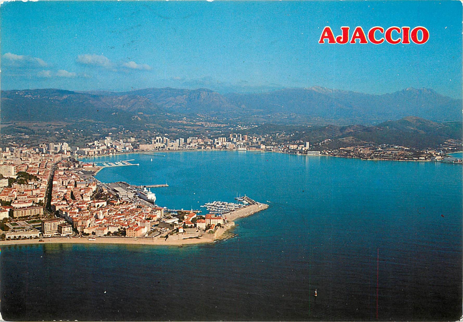 CPSM Corse Ile de Beaute Souvenir d'Ajaccio Vue aerienne de la Ville et des ports