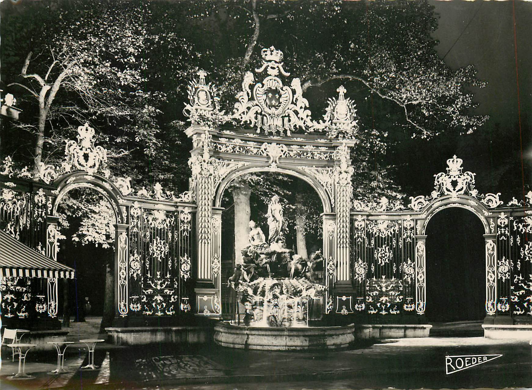 CPSM Nancy La nuit Fontaine d'Amphitrite