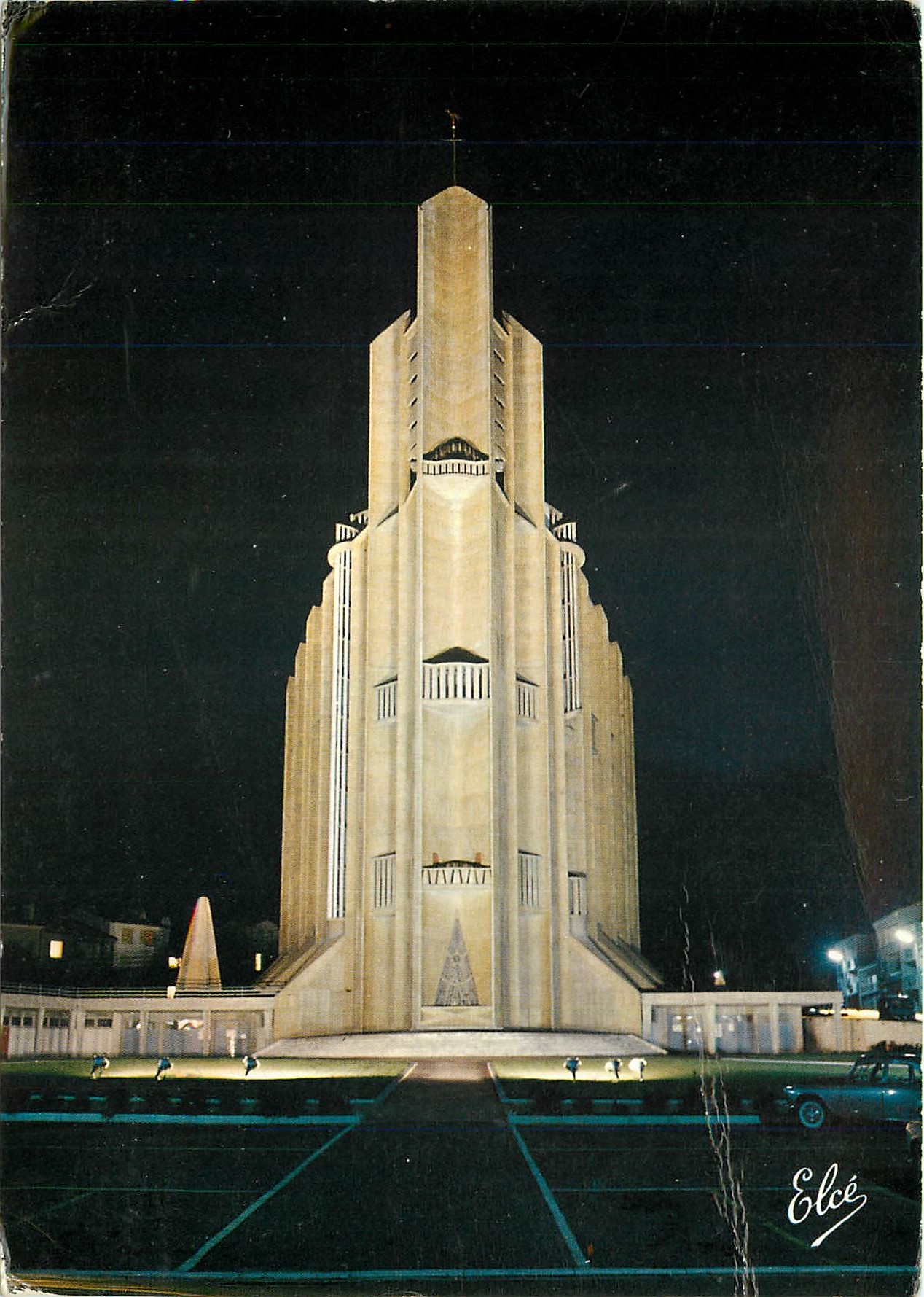 CPSM Royan (Char Mme) La nouvelle Eglise la nuit