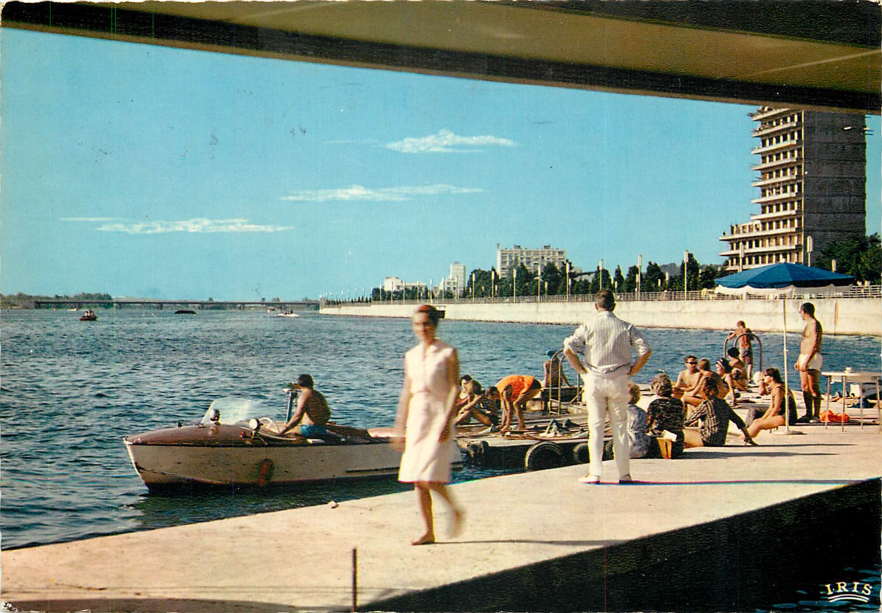 CPSM Vichy (Allier) Lac d'Allier Depart des Canots au fond pont barrage