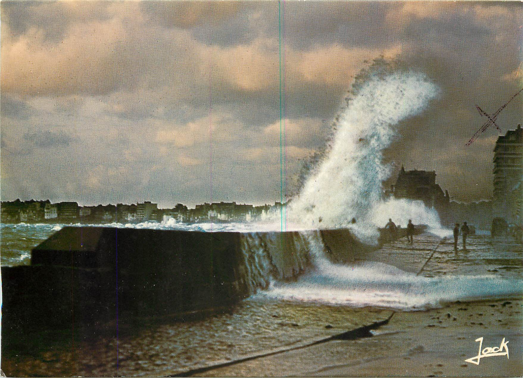 CPSM Saint Malo Cite Corsaire Tempete d'equinoxe sur le Sillon