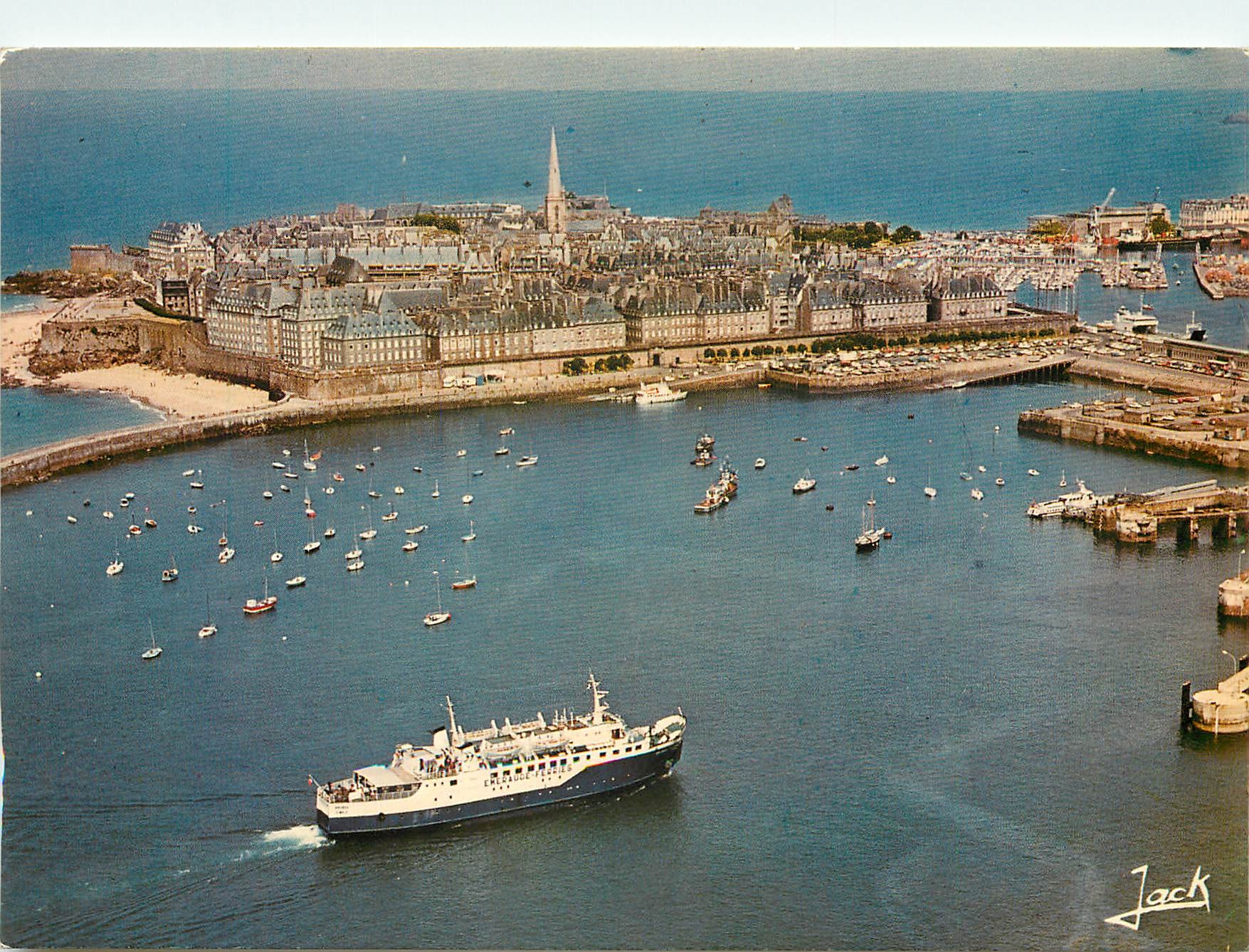 CPSM Saint Malo Le Solidor assurant la liaisaon Jersey Saint Malo