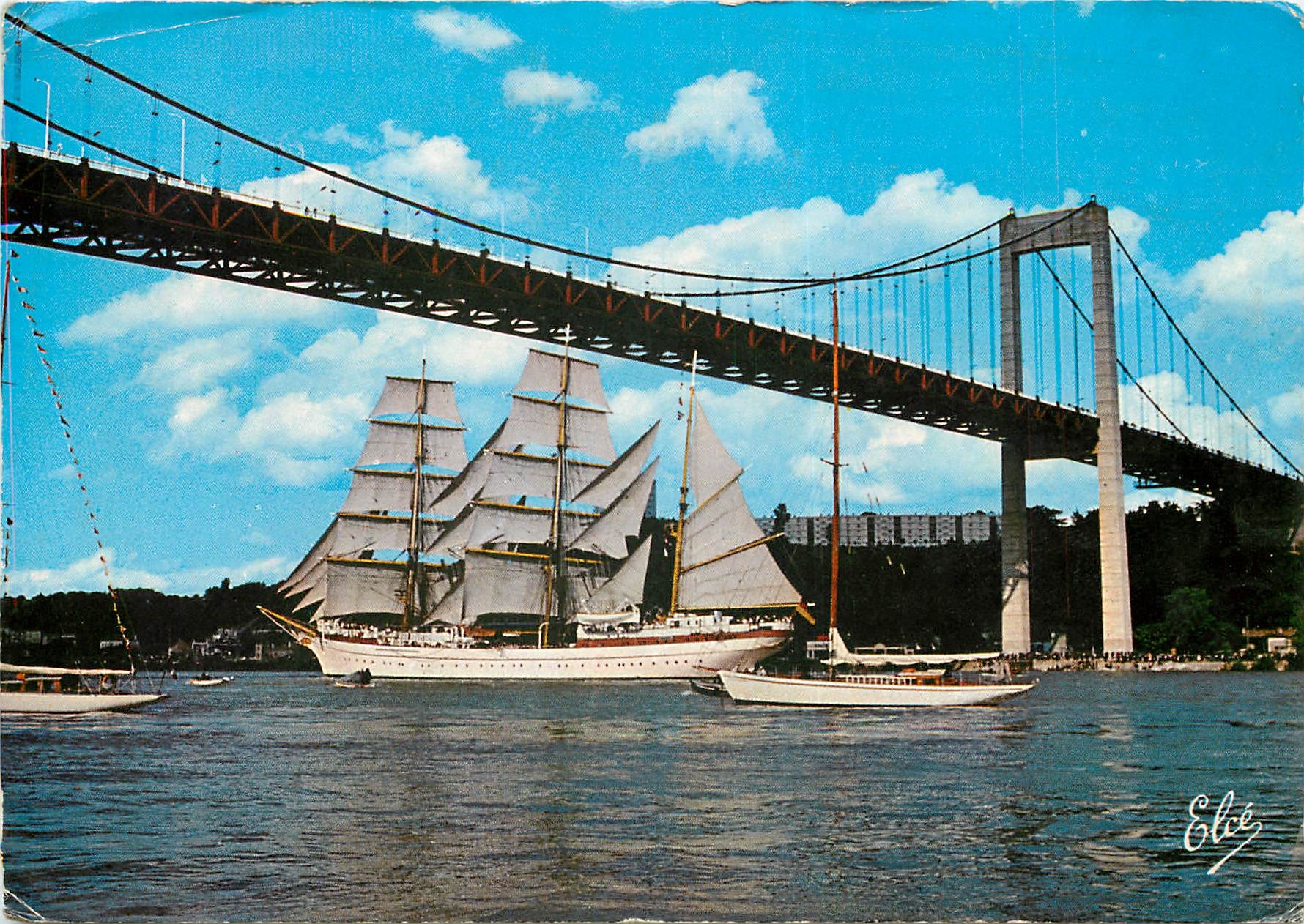 CPSM Bordeaux (Gironde) Le nouveau Pont Suspendu sur la Garonne